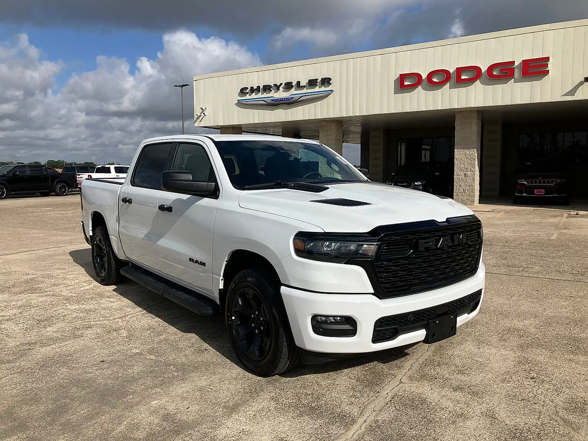 2026 RAM 1500 Express 4x4 Crew Cab 5'7's photo