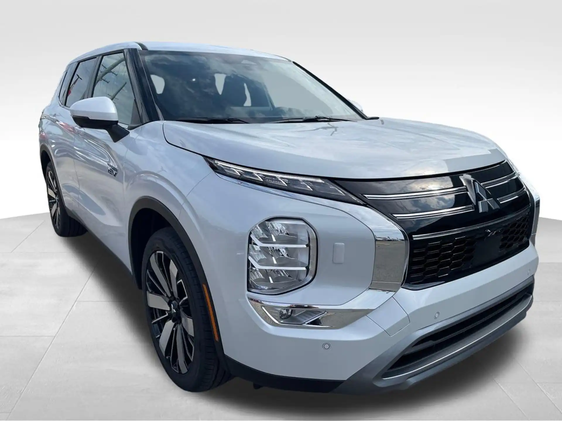 2026 Mitsubishi Outlander Plug-in Hybrid SE S-AWC's photo