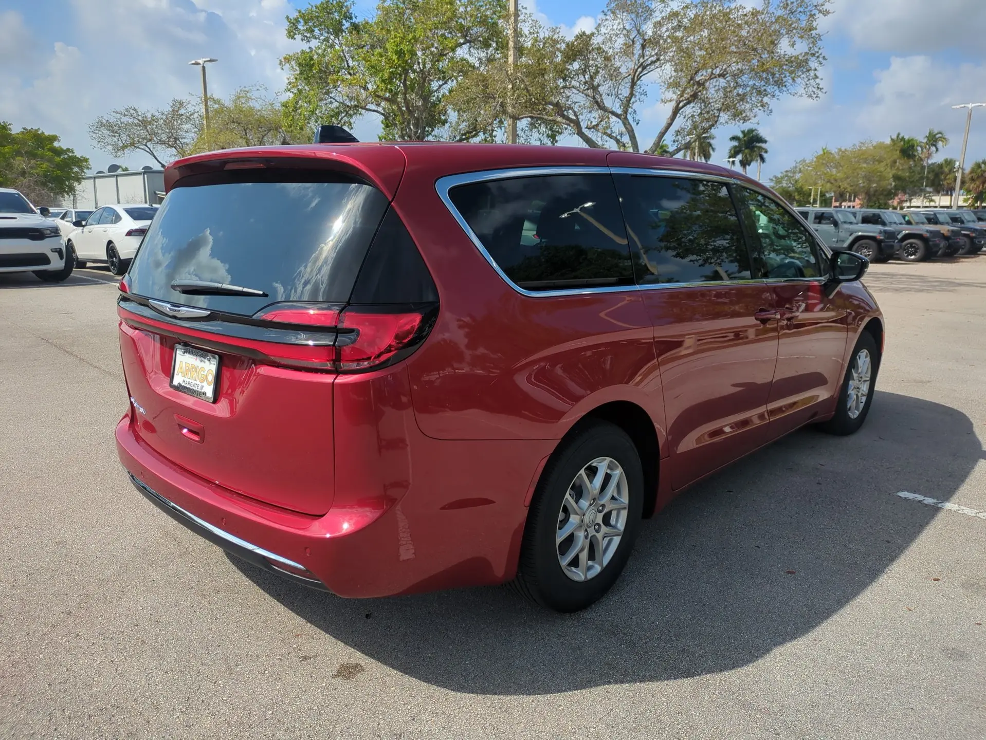 2026 Chrysler Pacifica Select photo 5