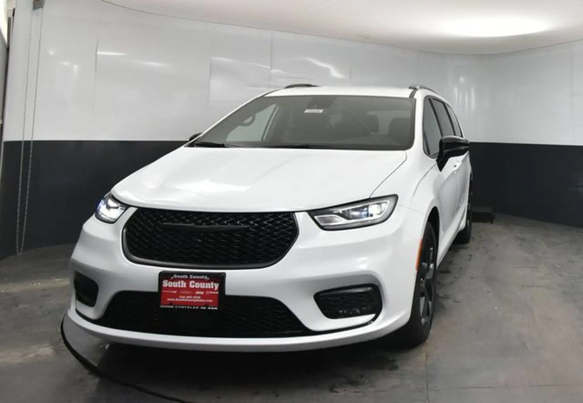 2026 Chrysler Pacifica Select photo 3