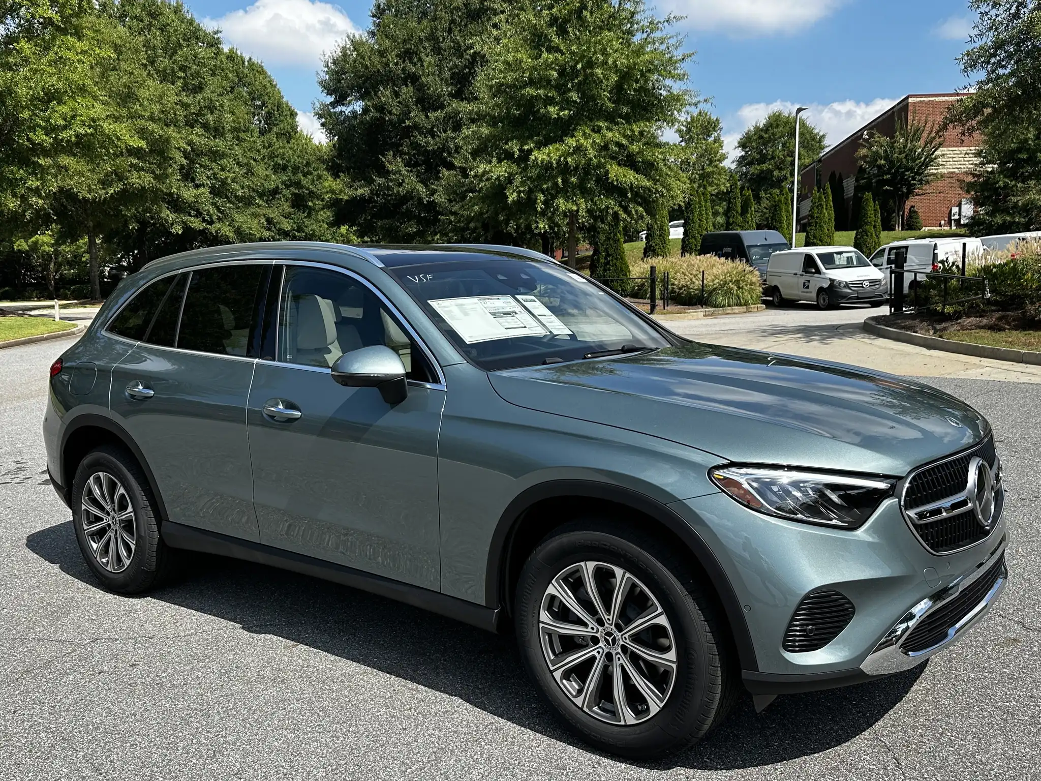 2027 Mercedes-Benz GLC GLC300's photo