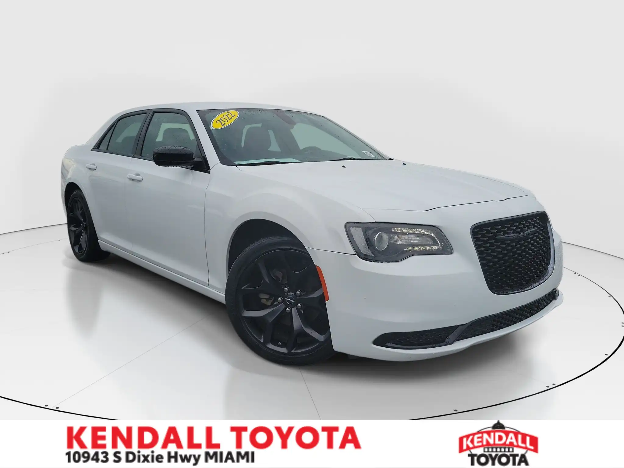 2022 Chrysler 300 Touring's photo