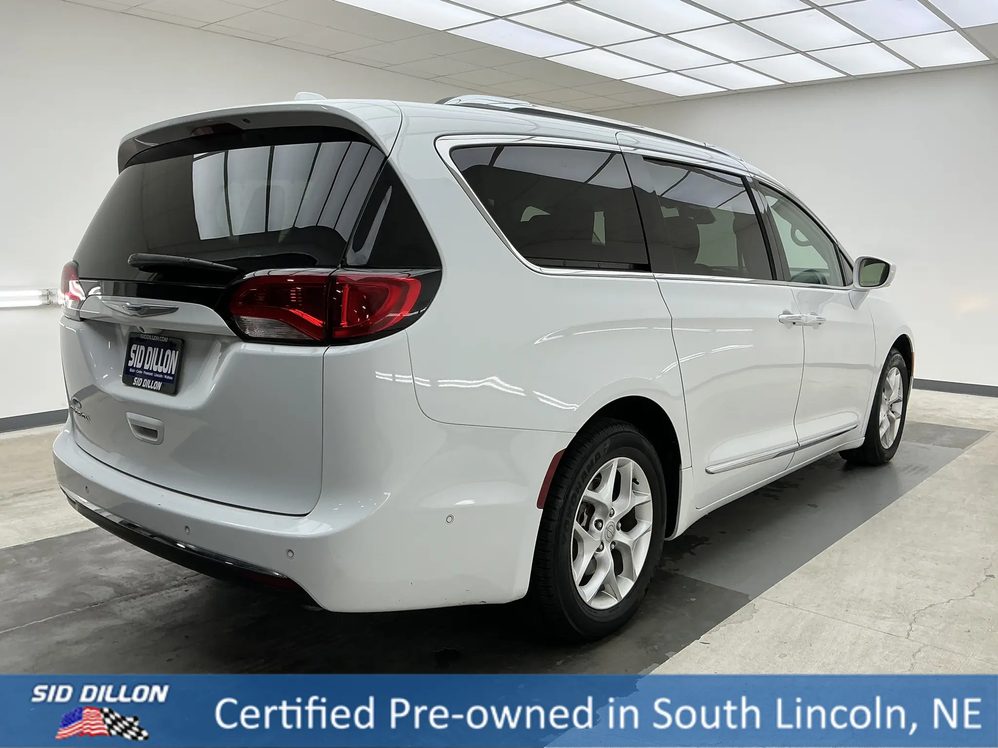 2020 Chrysler Pacifica Touring L Plus photo 4