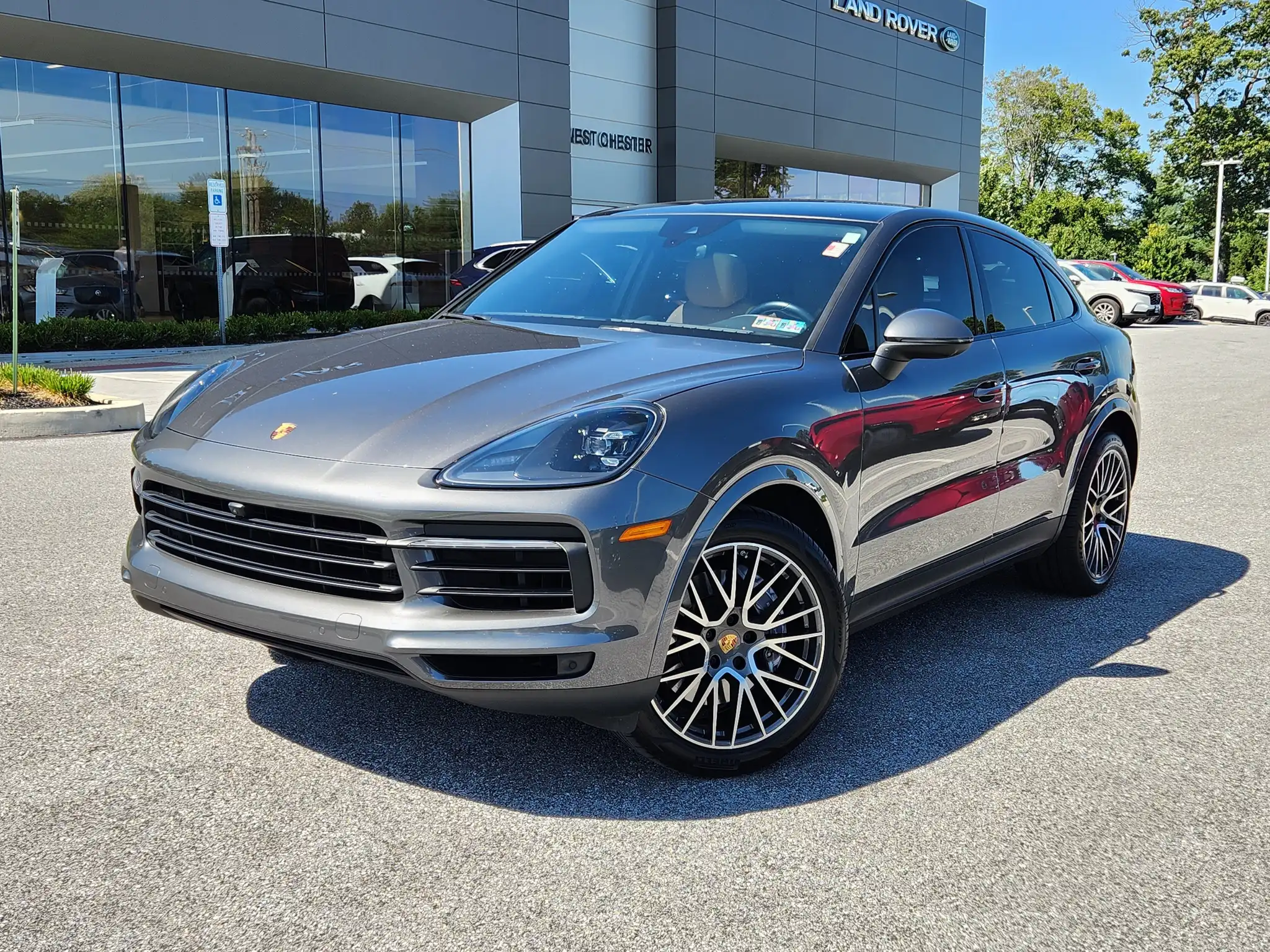 2021 Porsche Cayenne Base's photo