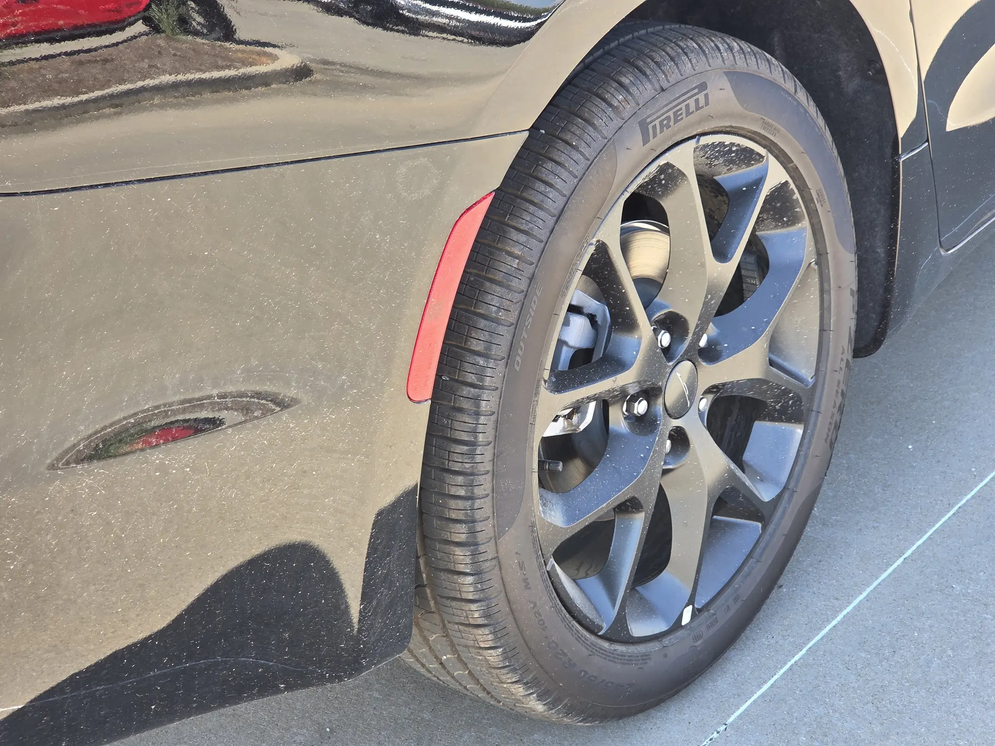 2027 Chrysler Pacifica Limited photo 5