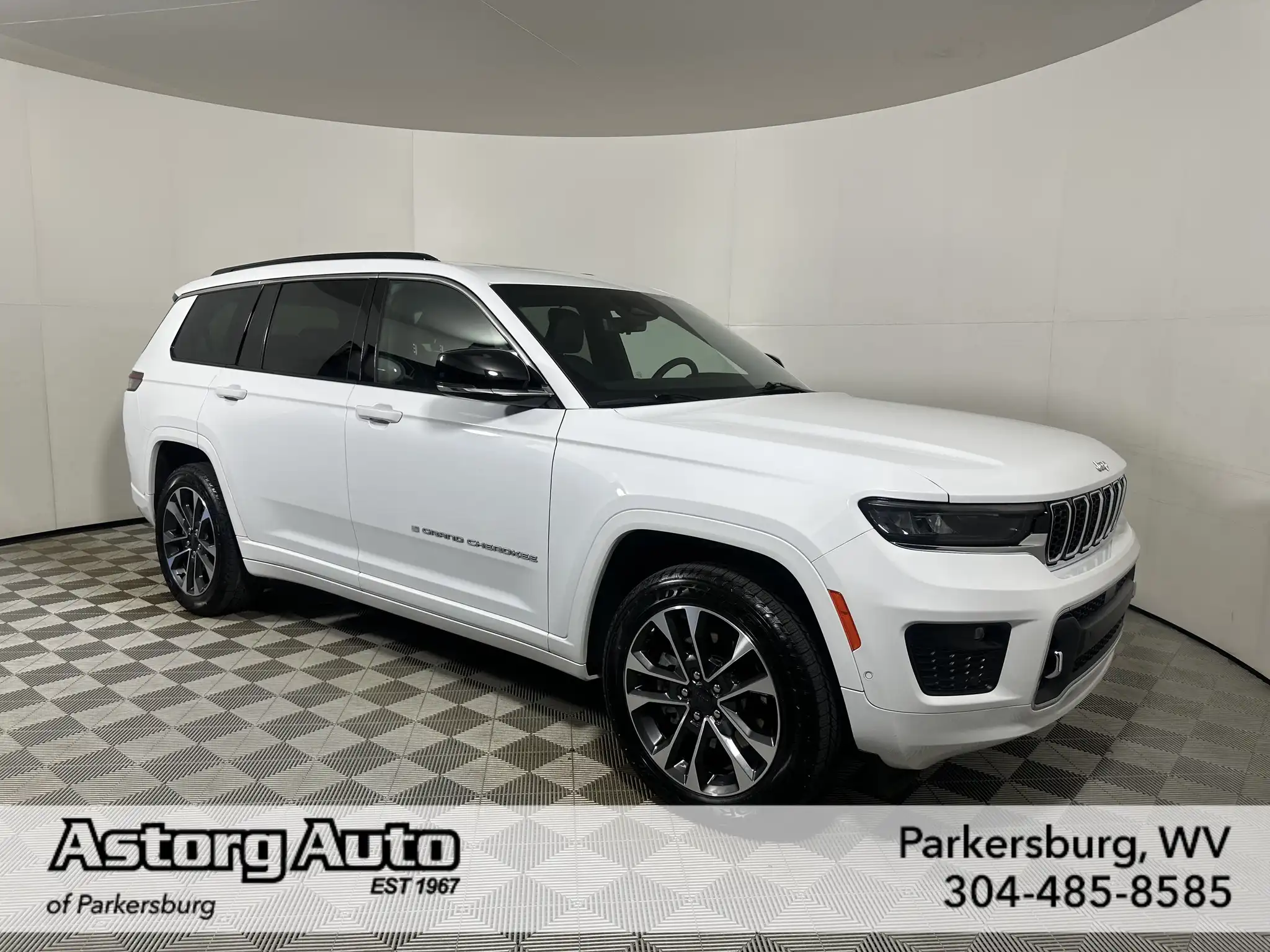 2025 Jeep Grand Cherokee L Overland 4WD's photo