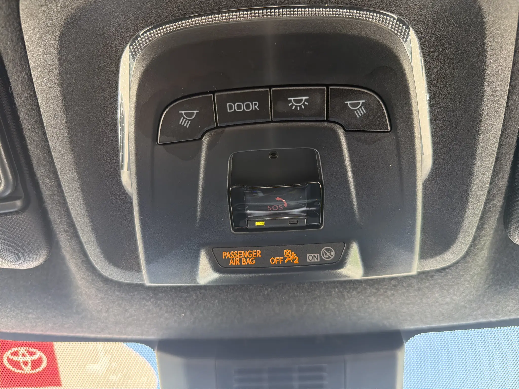 2025 Toyota Corolla SE CVT photo 5