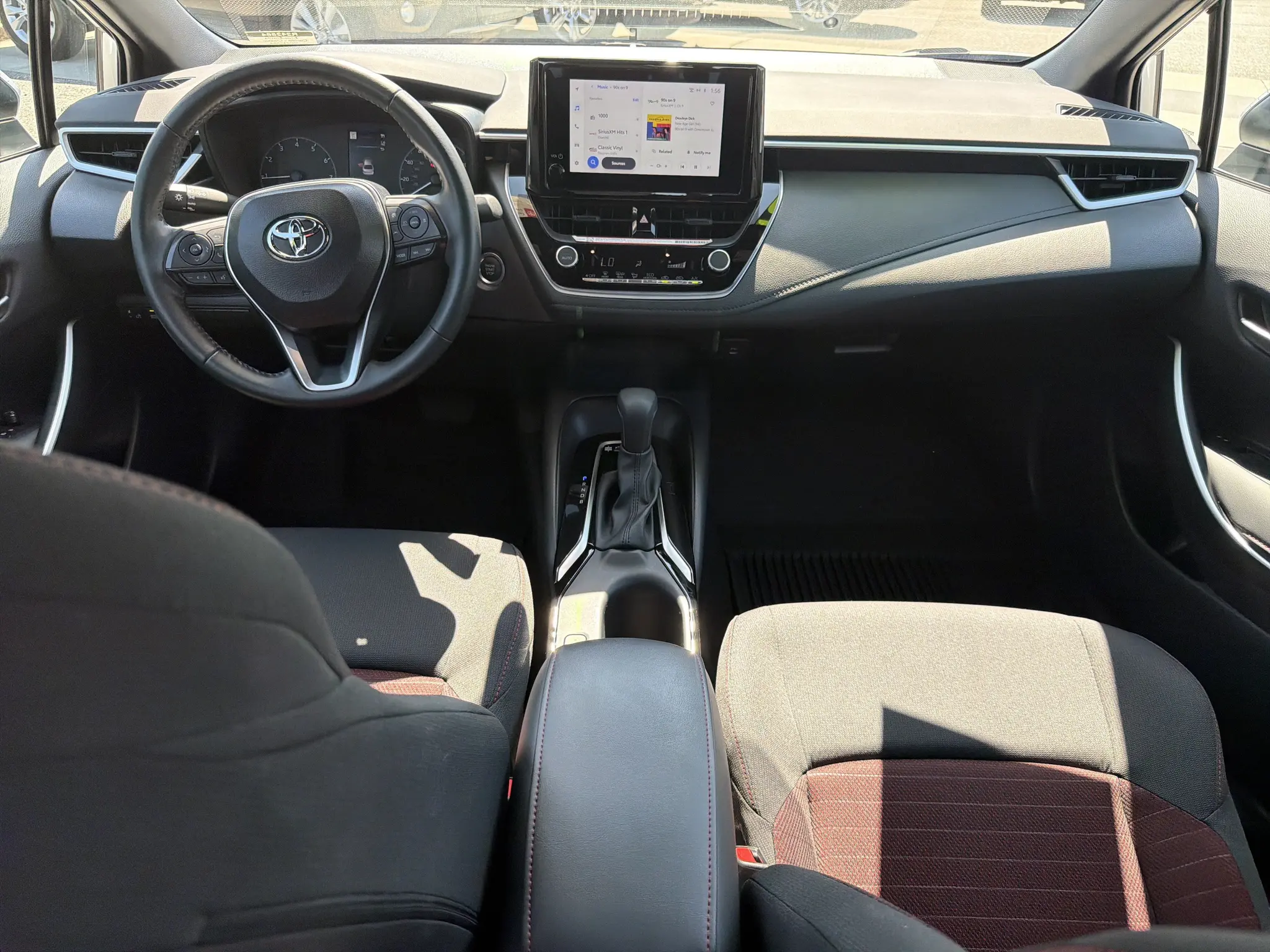 2025 Toyota Corolla SE CVT photo 4