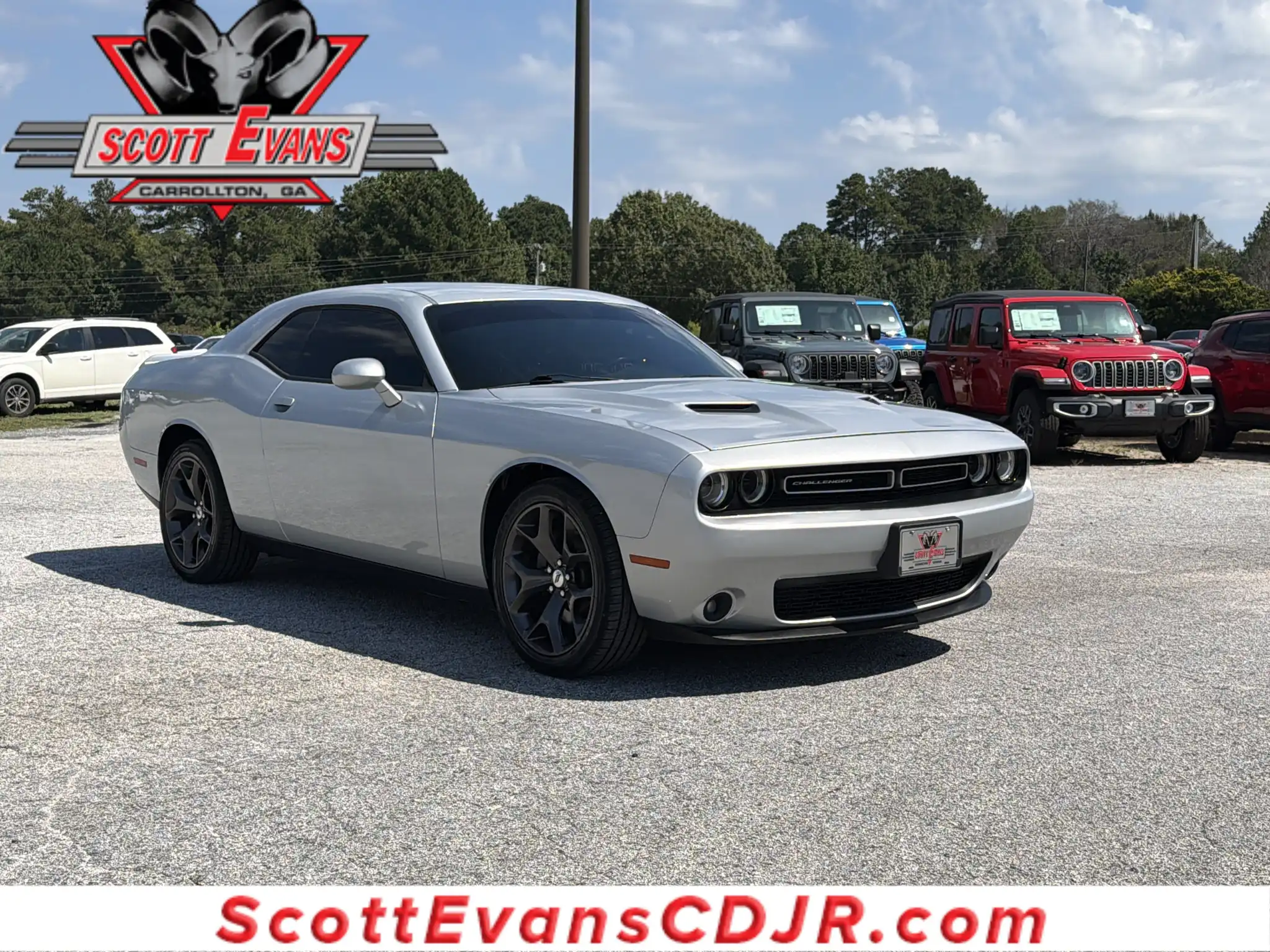 2019 Dodge Challenger SXT Auto Plus's photo