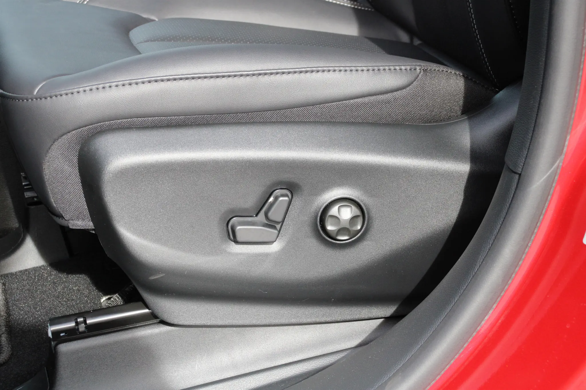 2026 Chrysler Pacifica Select photo 4