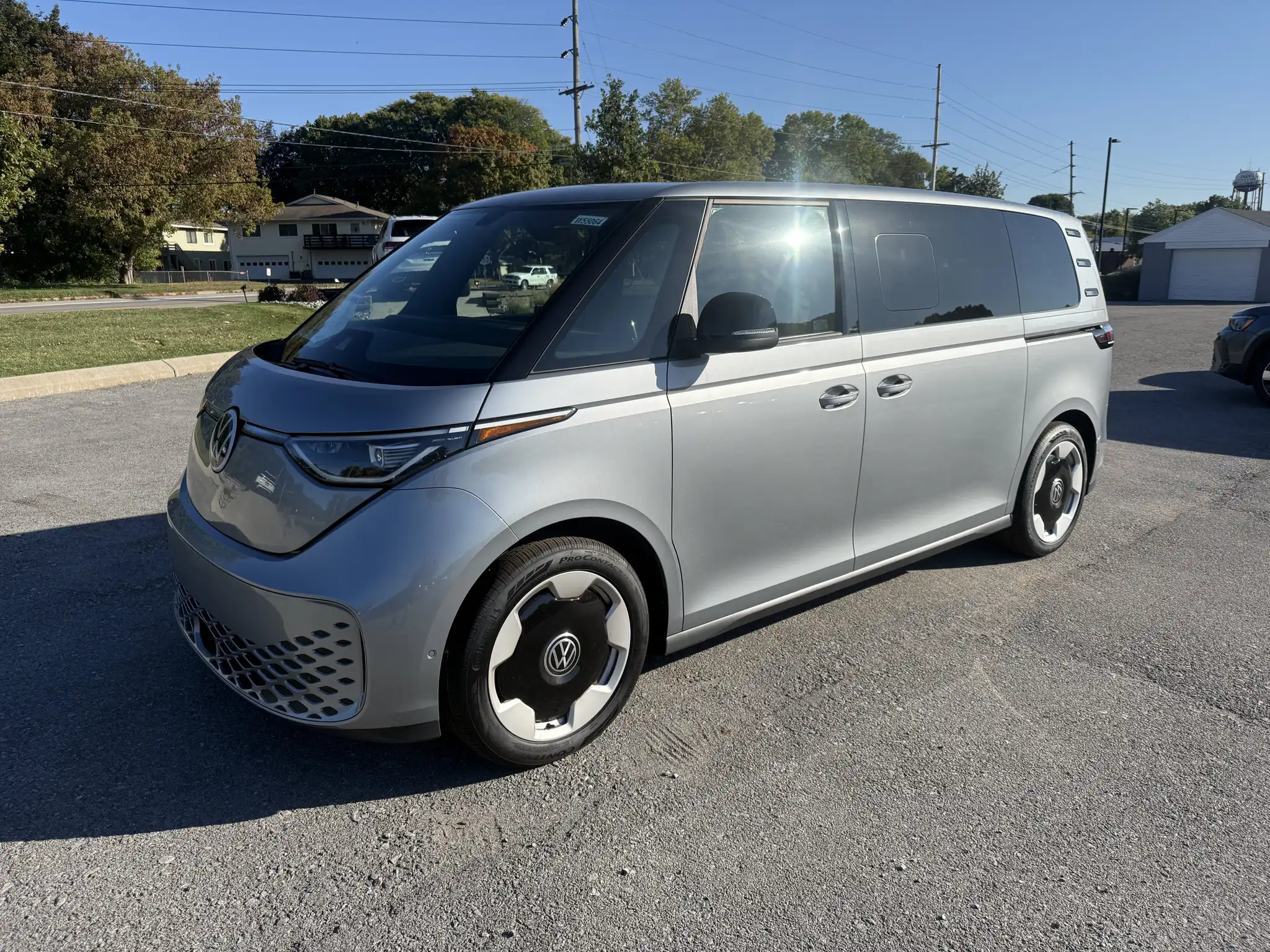 2025 Volkswagen ID. Buzz Pro S's photo
