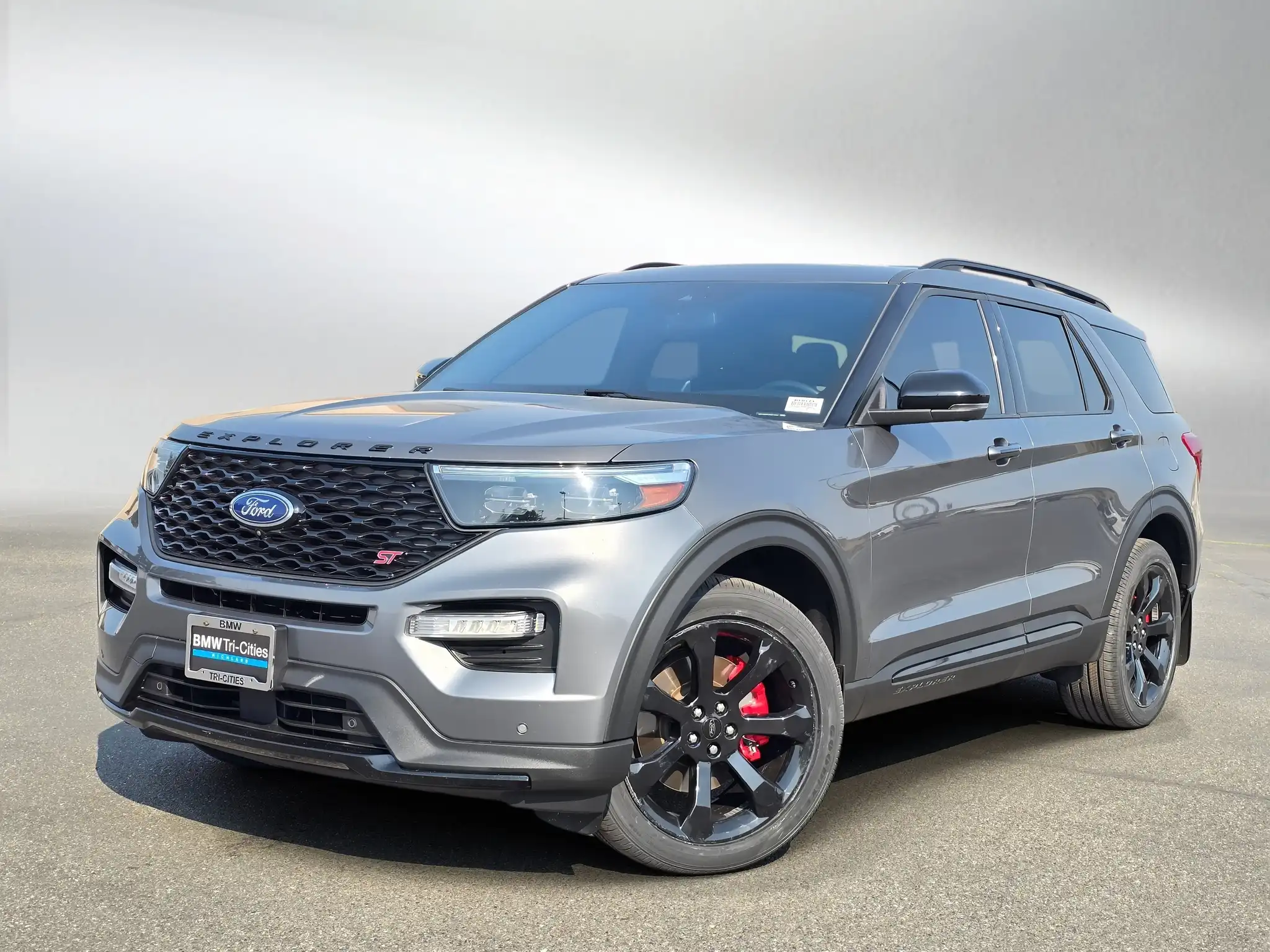 2023 Ford Explorer ST 4WD's photo