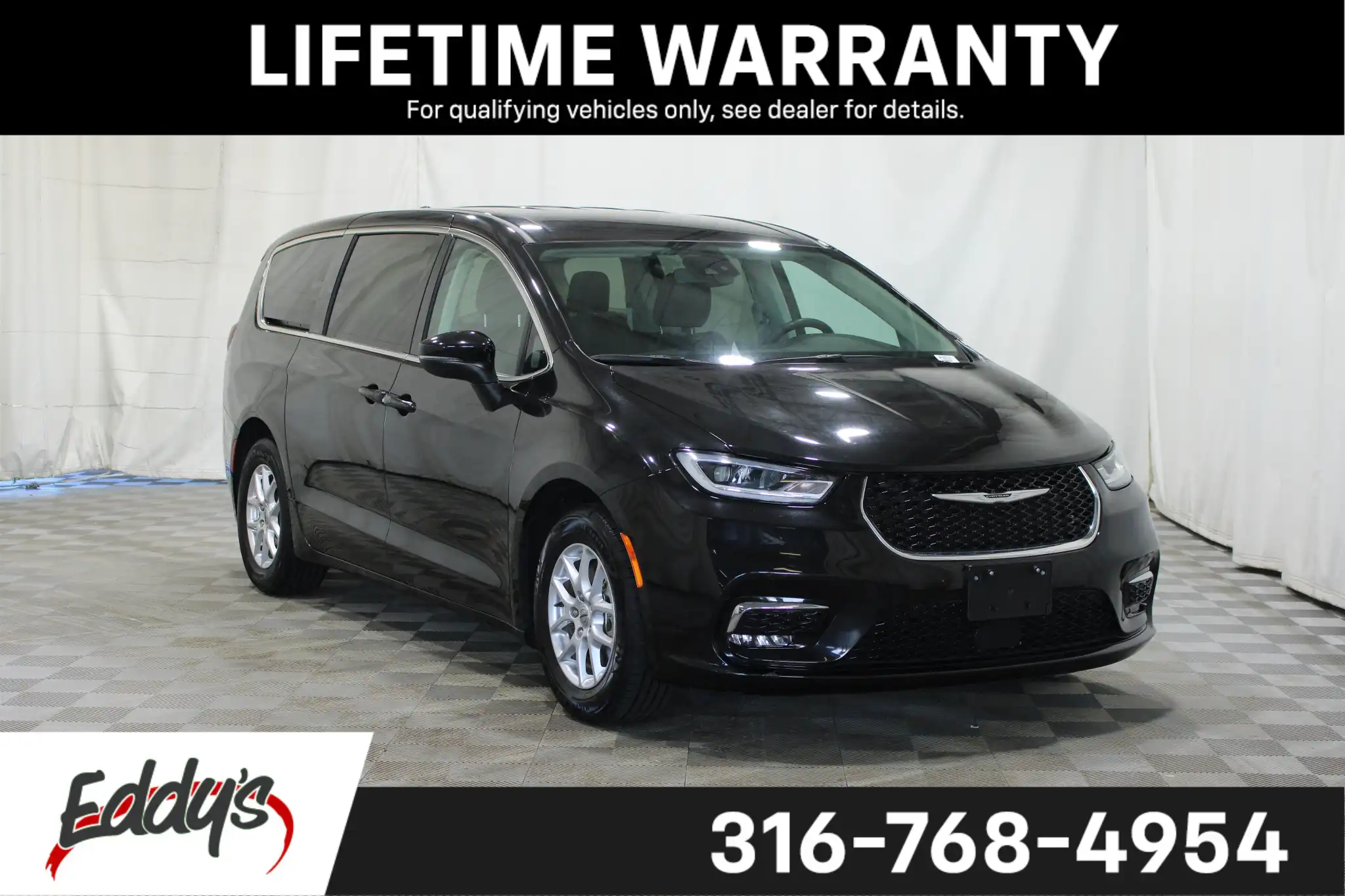 2023 Chrysler Pacifica Touring L's photo