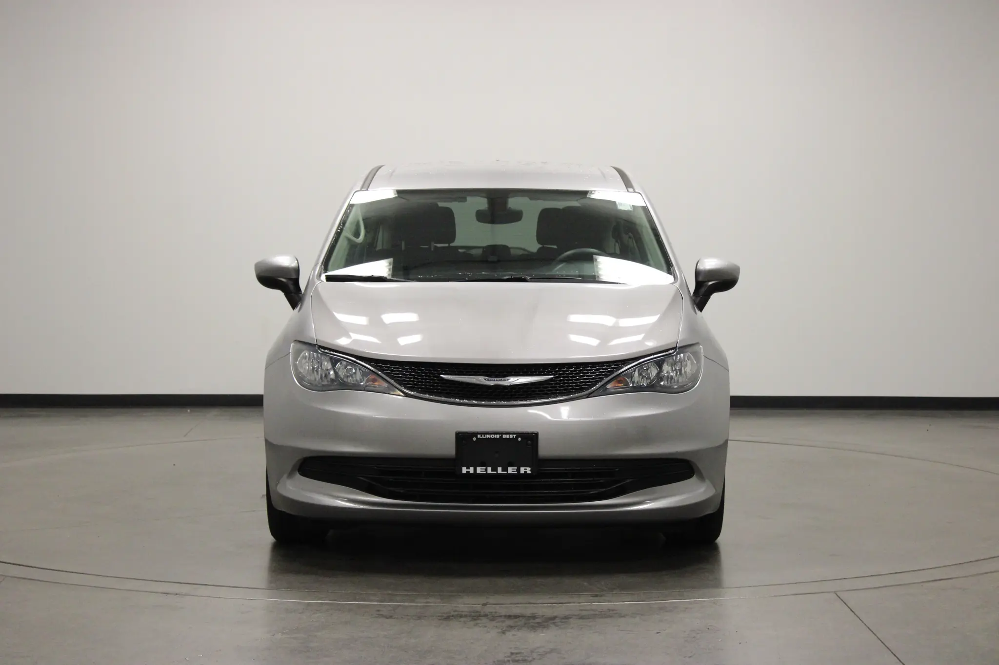 2017 Chrysler Pacifica LX photo 3