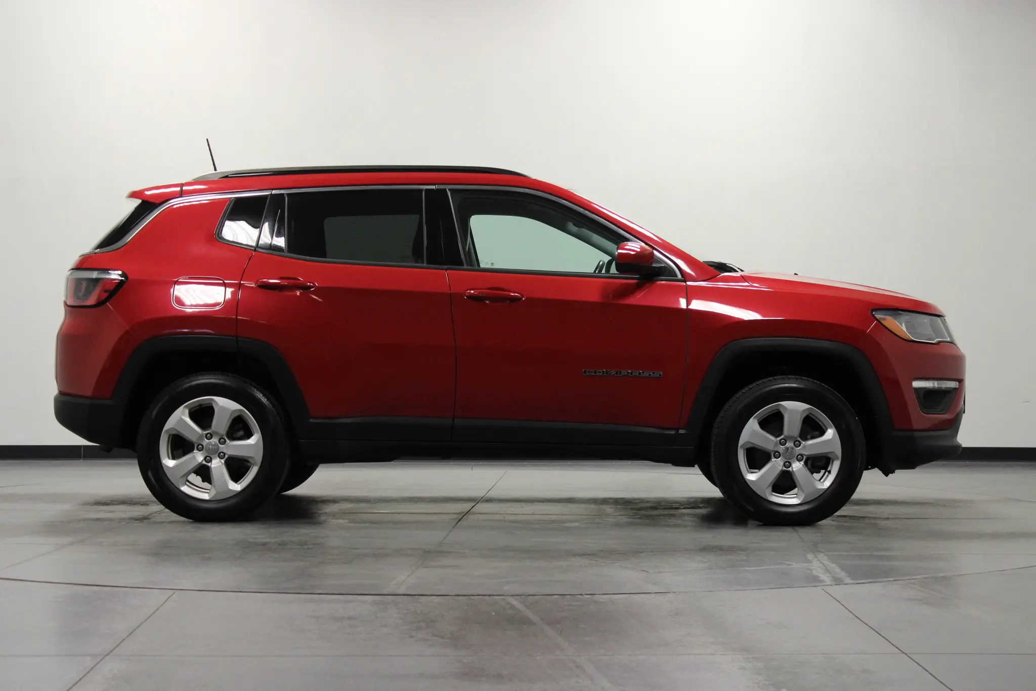 2019 Jeep Compass Latitude 4WD photo 3