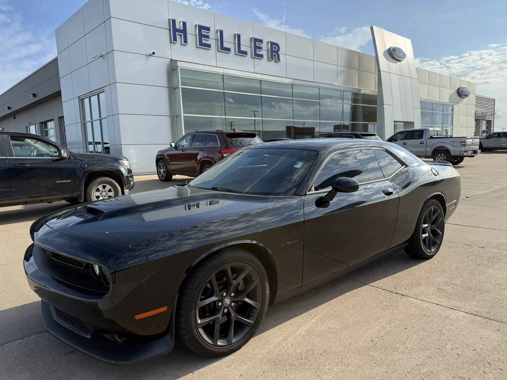 2022 Dodge Challenger R/T photo 3