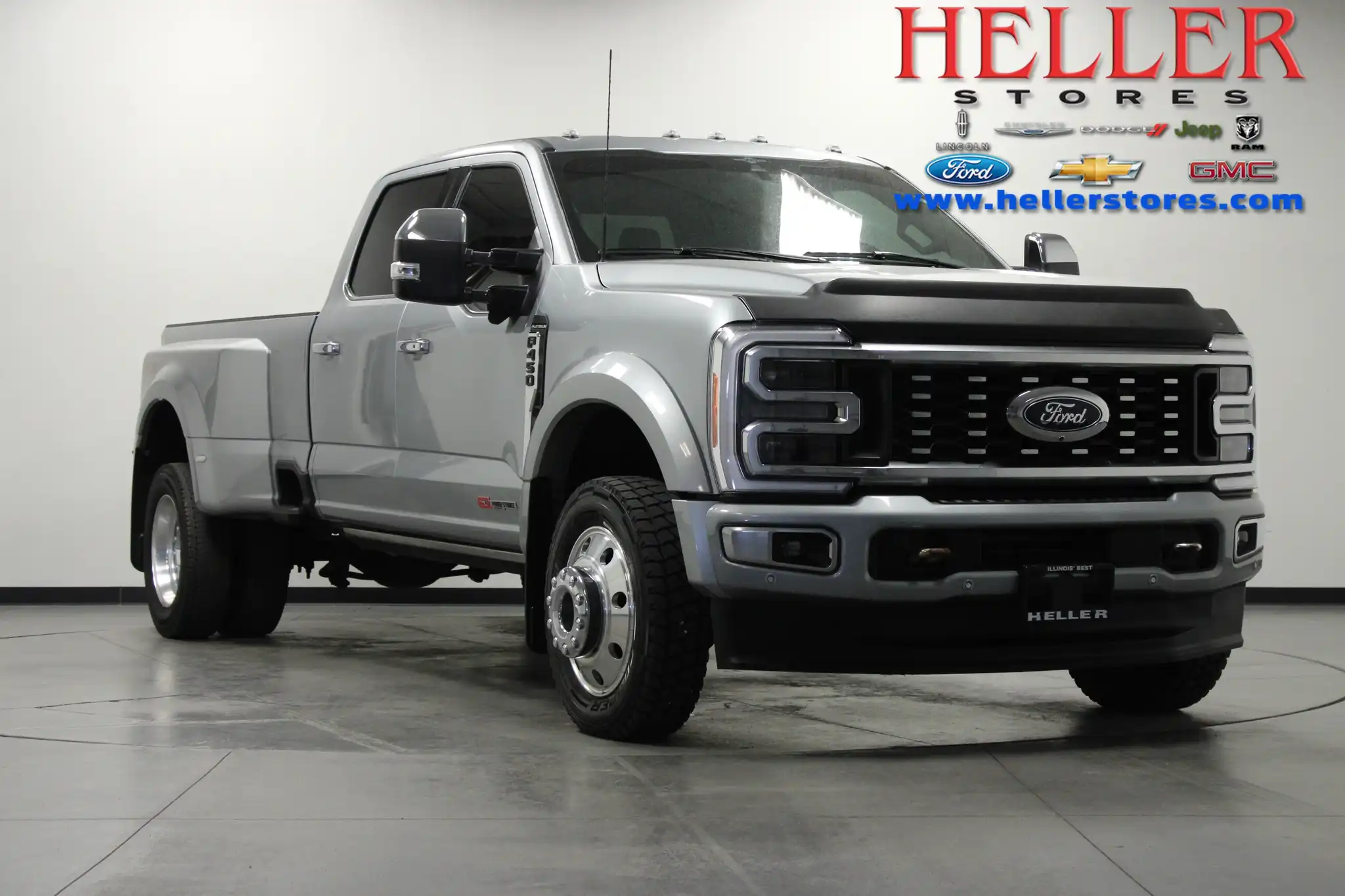 2023 Ford F-450 Platinum 4WD Crew Cab DRW 8' Box's photo