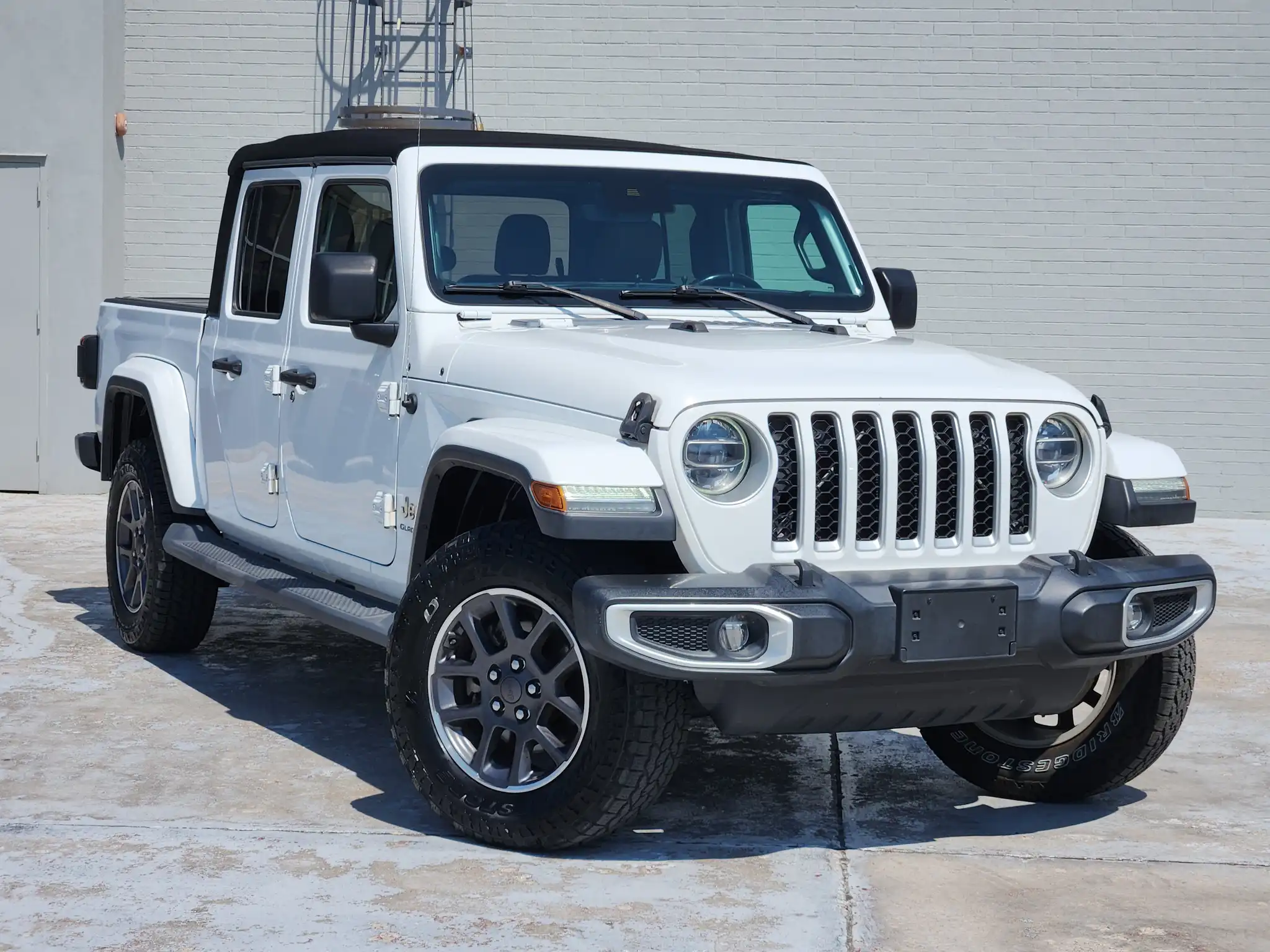 2020 Jeep Gladiator Overland's photo