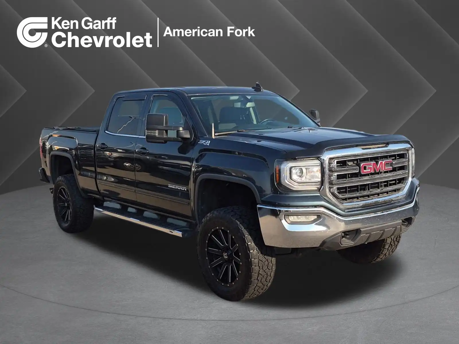 2018 GMC Sierra 4WD Crew Cab Standard Box SLE's photo