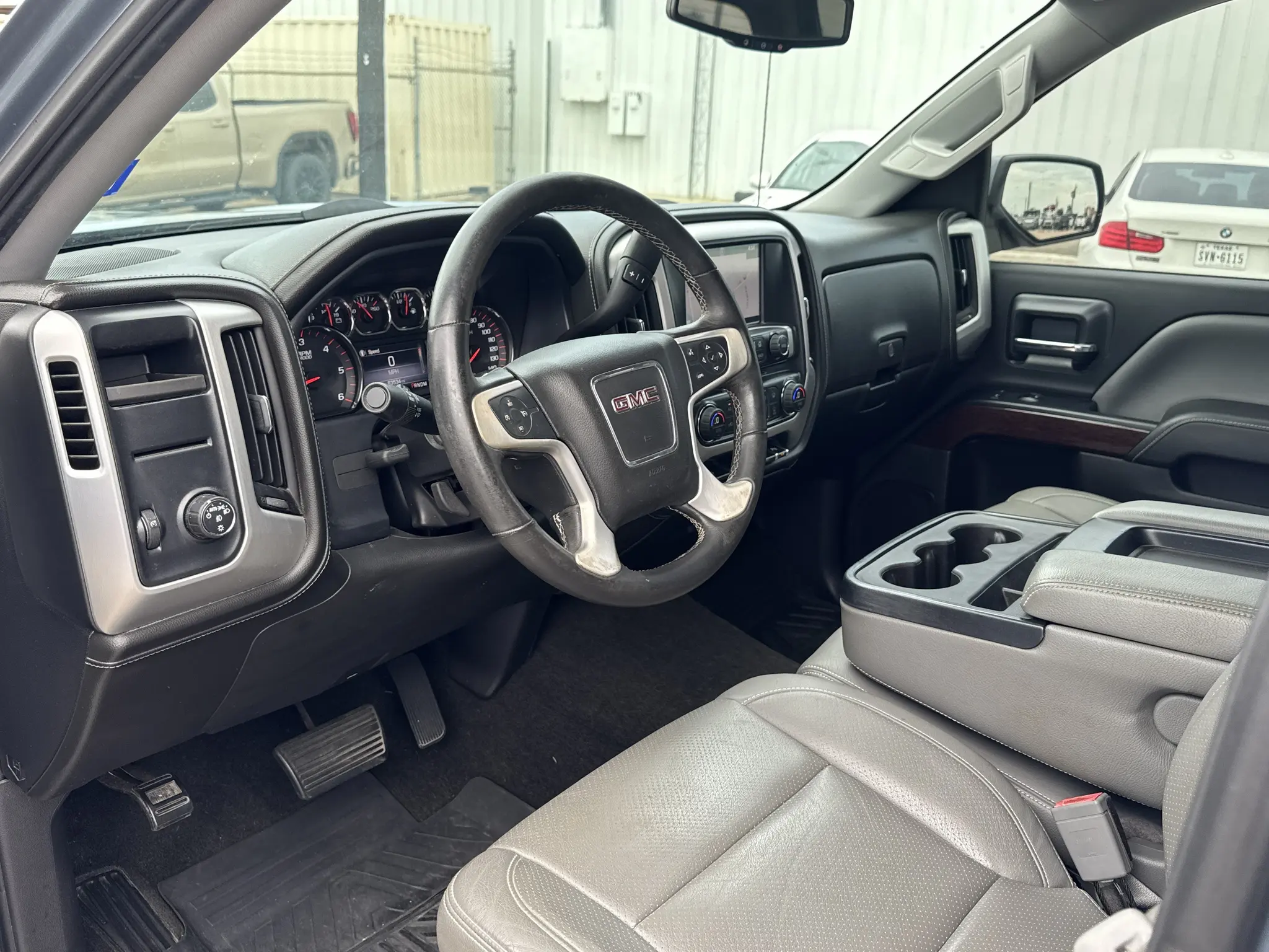 2016 GMC Sierra SLE 2WD Crew Cab Short Box photo 4