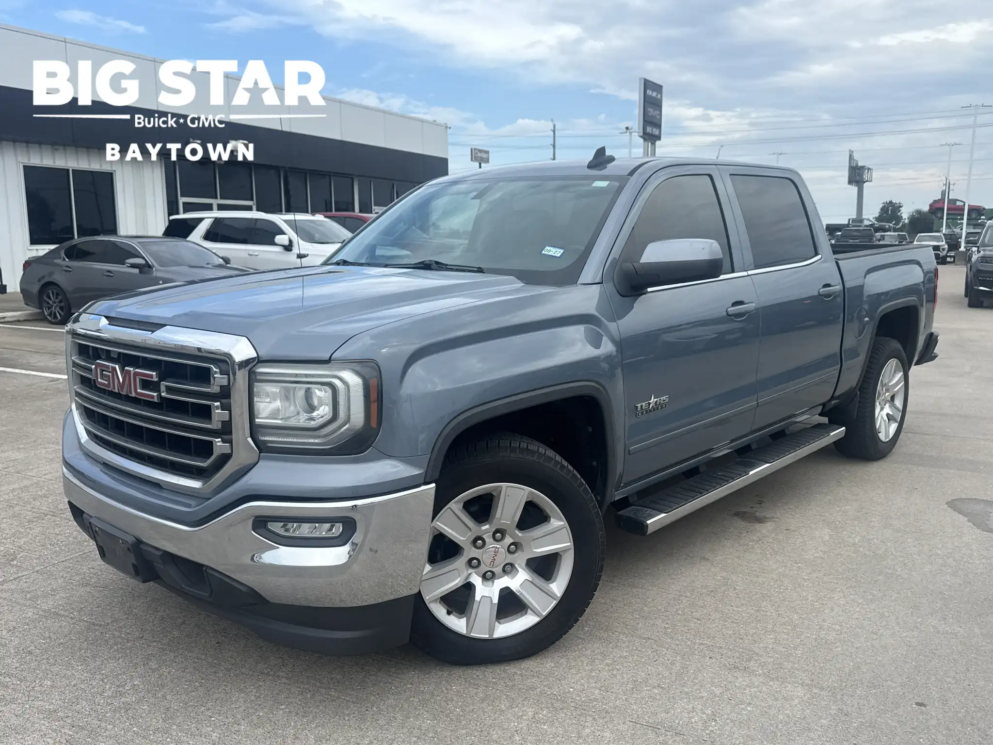2016 GMC Sierra SLE 2WD Crew Cab Short Box's photo