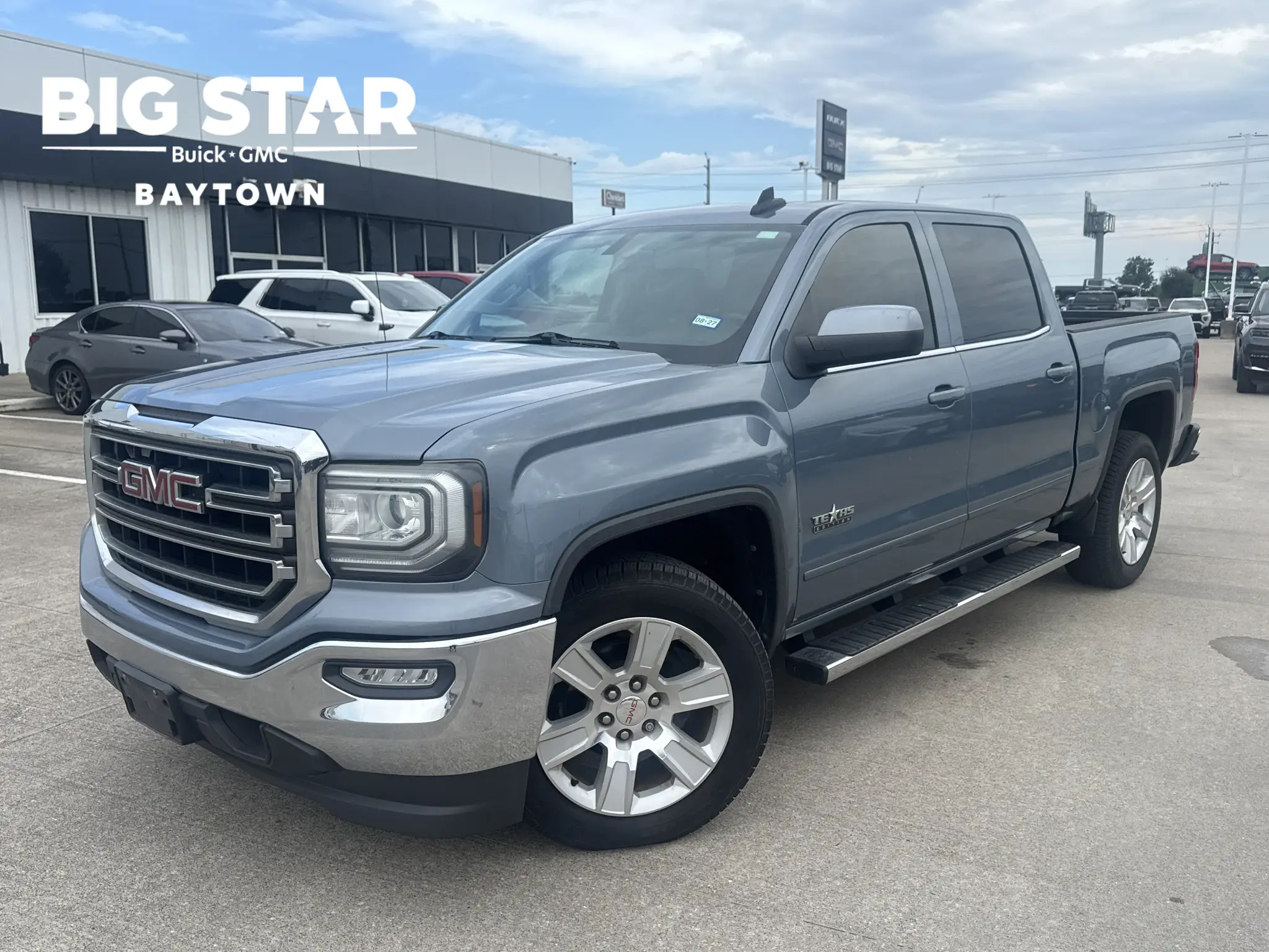 2016 GMC Sierra SLE 2WD Crew Cab Short Box photo 1
