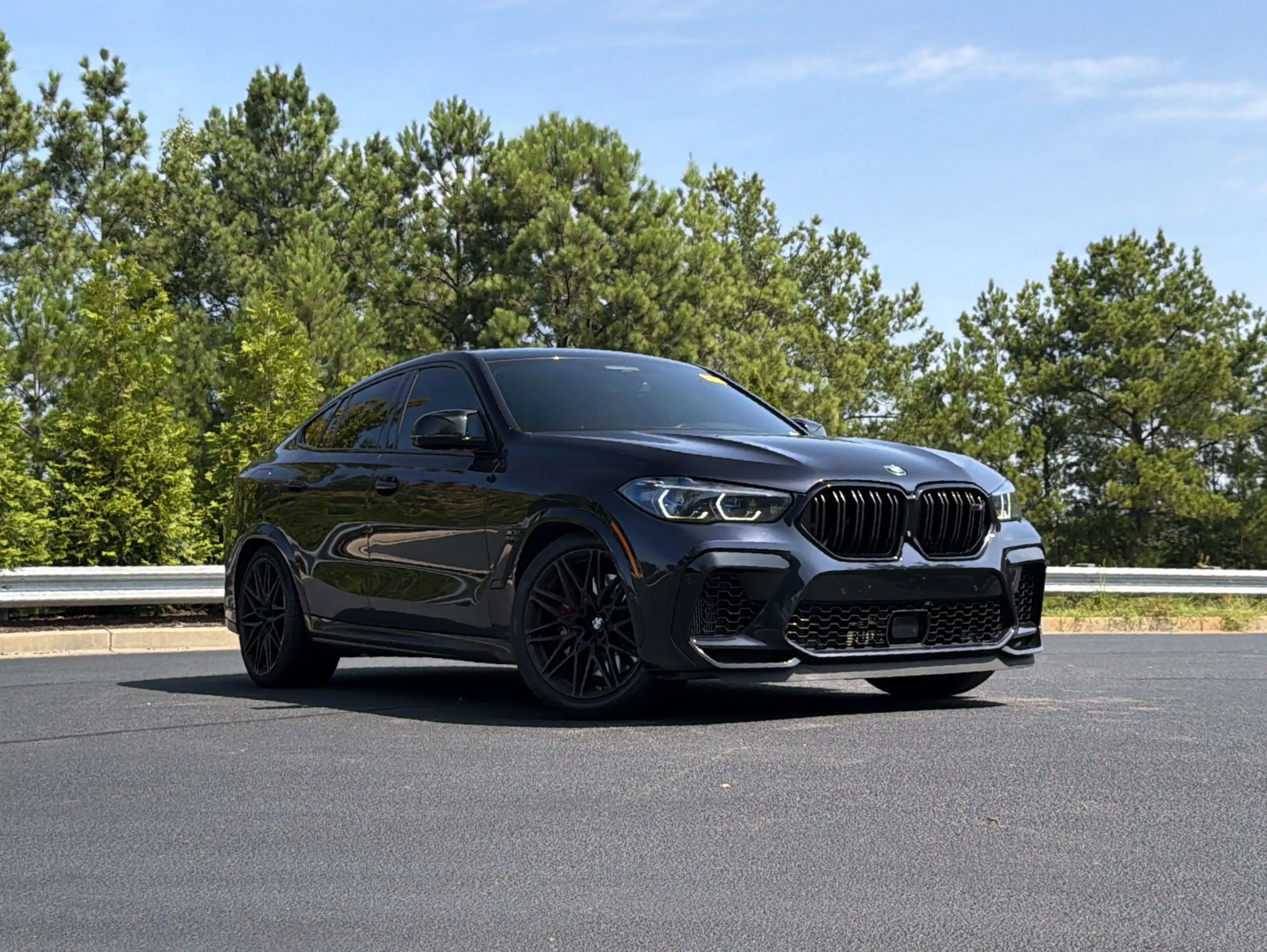 2022 BMW X6 M Base's photo
