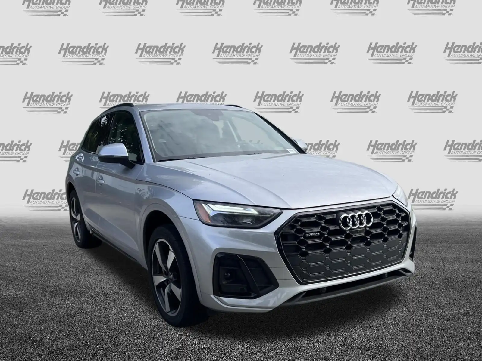 2023 Audi Q5 45 Premium Plus's photo