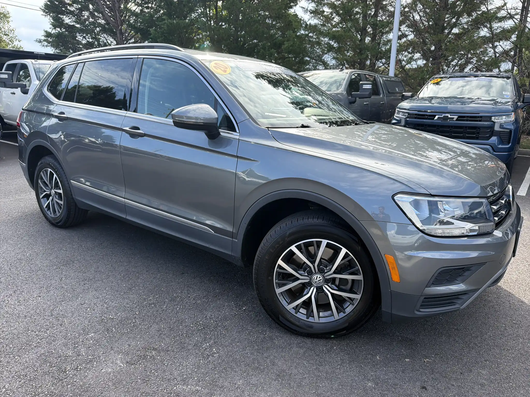 2020 Volkswagen Tiguan 2.0T SEL's photo