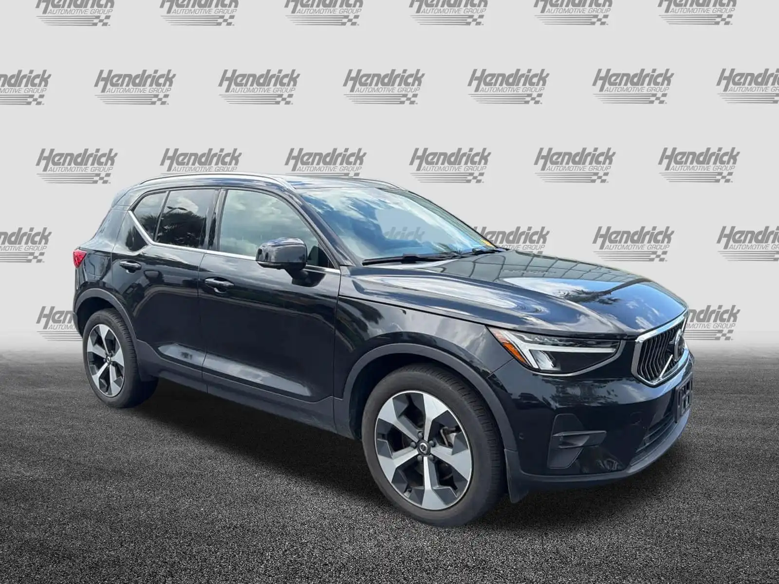 2023 Volvo XC40 B5 Ultimate Bright AWD's photo