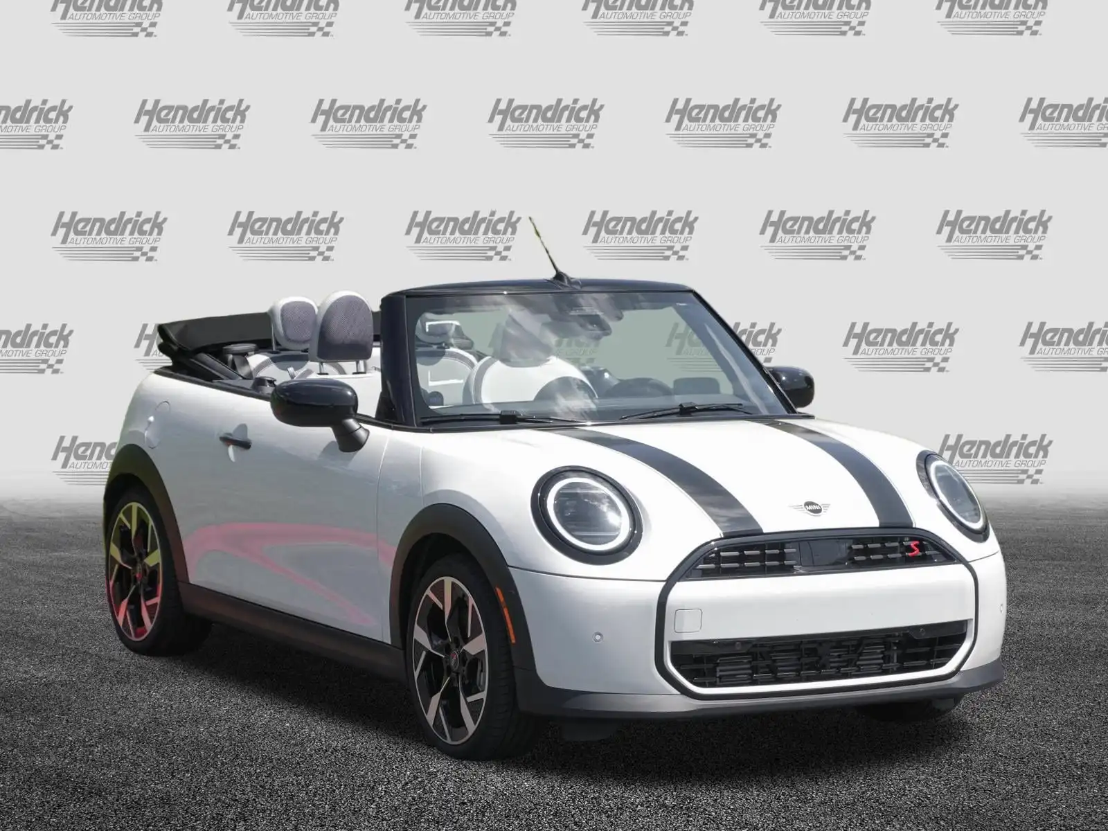 2026 MINI Convertible Cooper S's photo