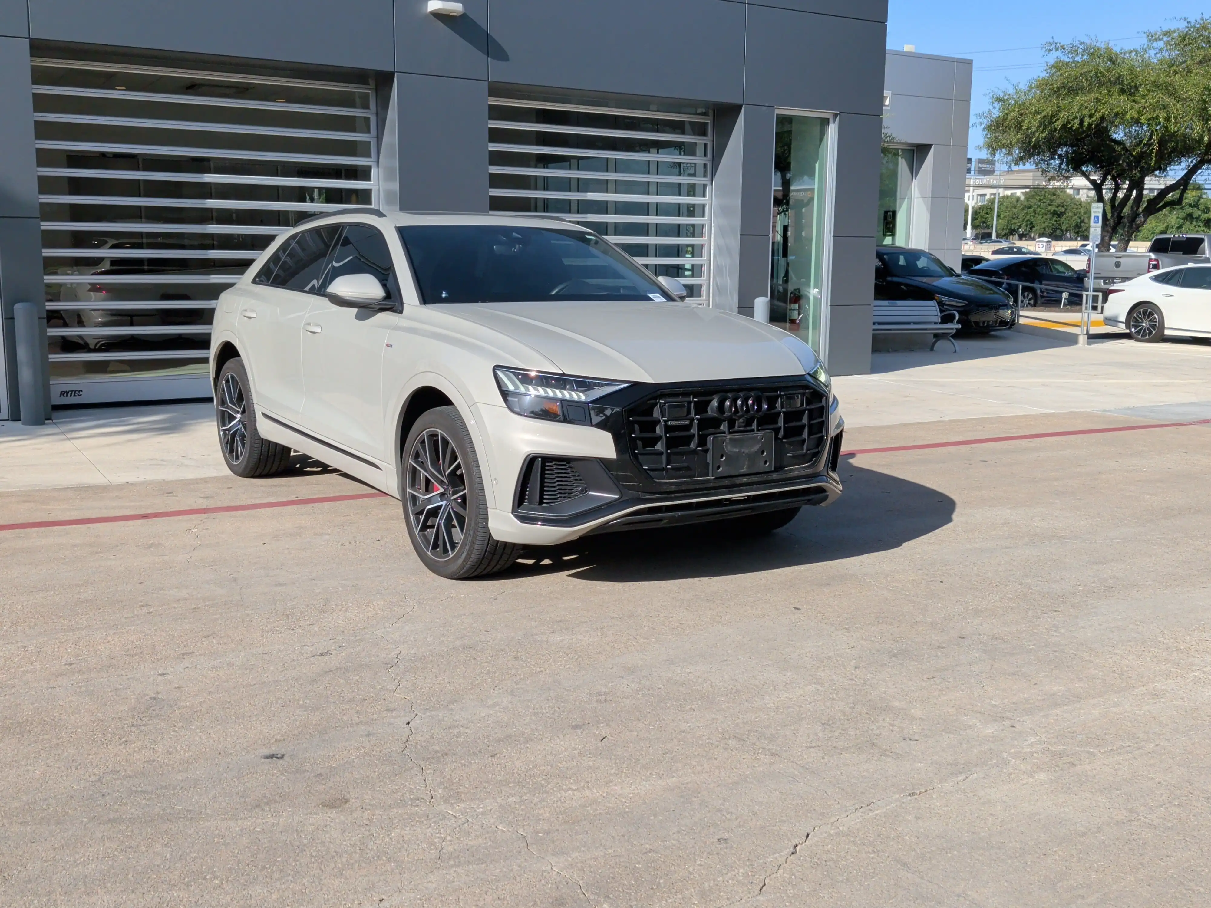 2023 Audi Q8 55 Prestige Tiptonic quattro's photo