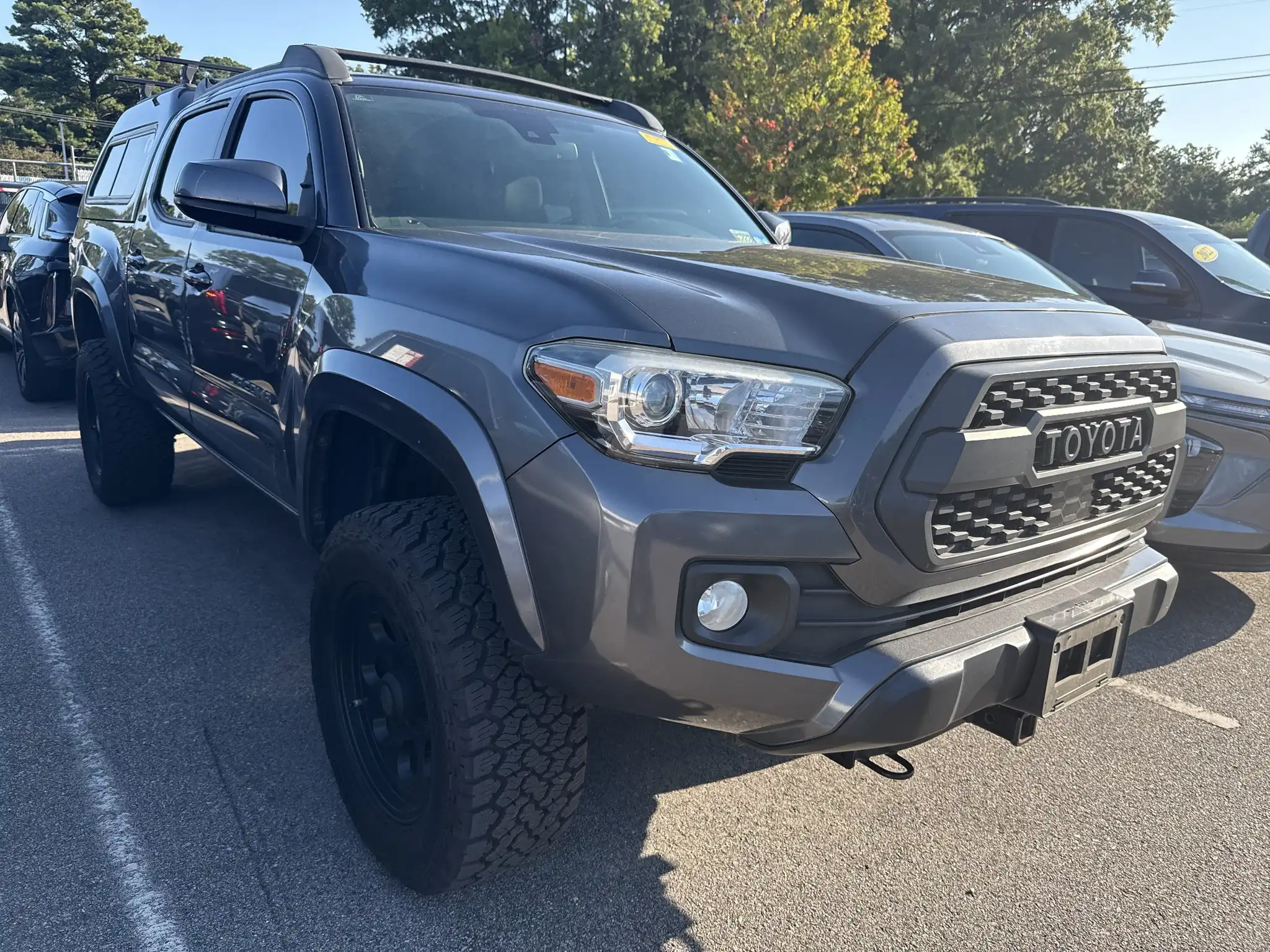 2018 Toyota Tacoma SR5 Double Cab 4WD V6 Auto Short Bed's photo