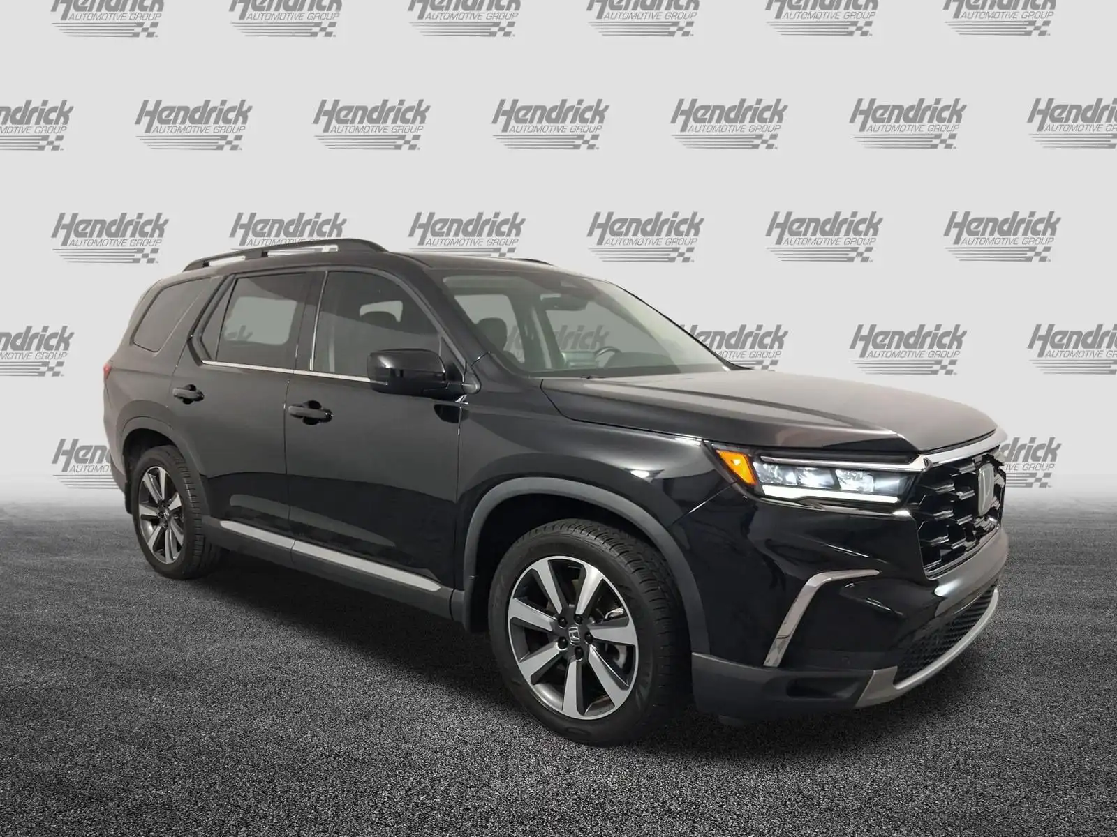 2024 Honda Pilot Touring 2WD's photo