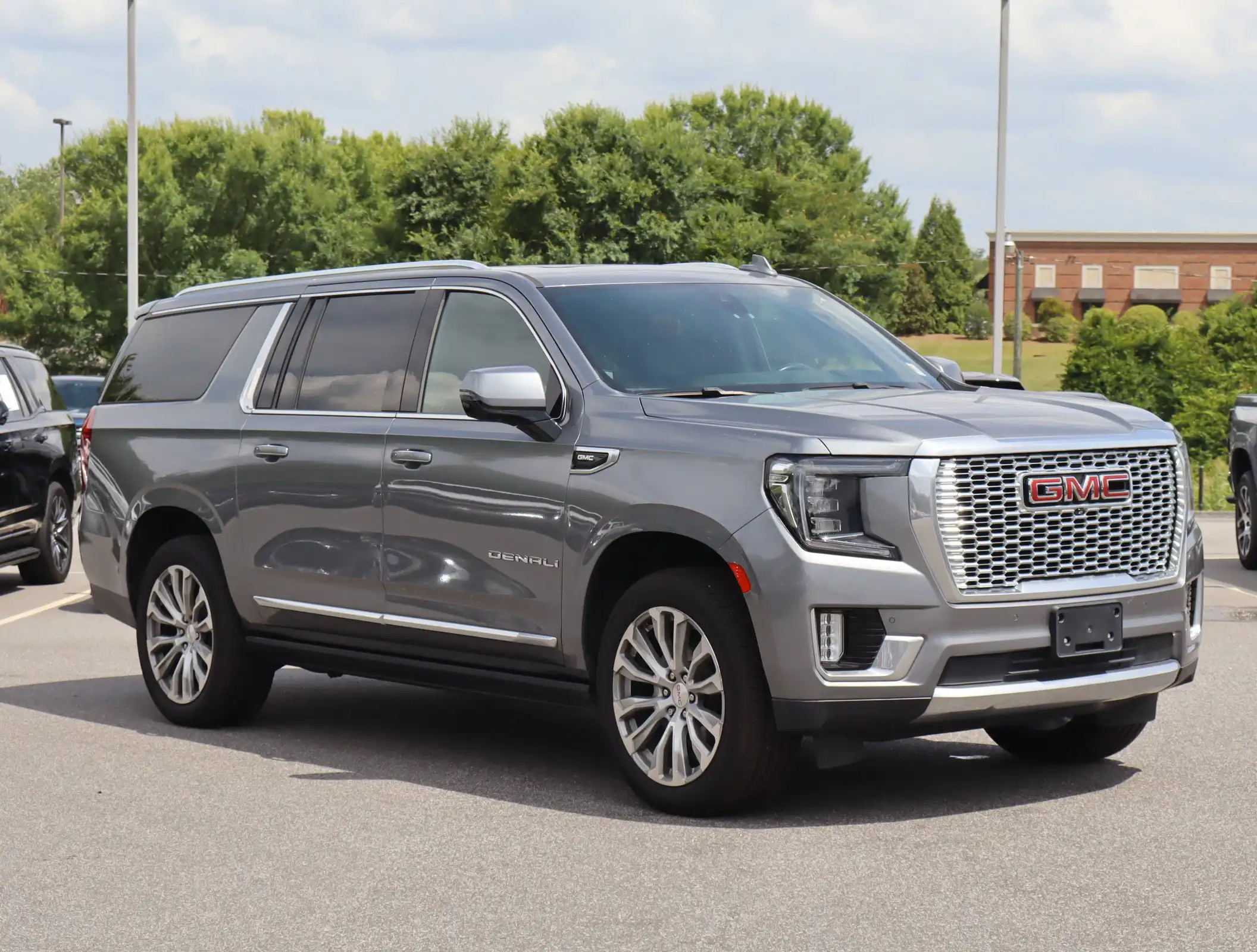 2021 GMC Yukon Denali AWD's photo