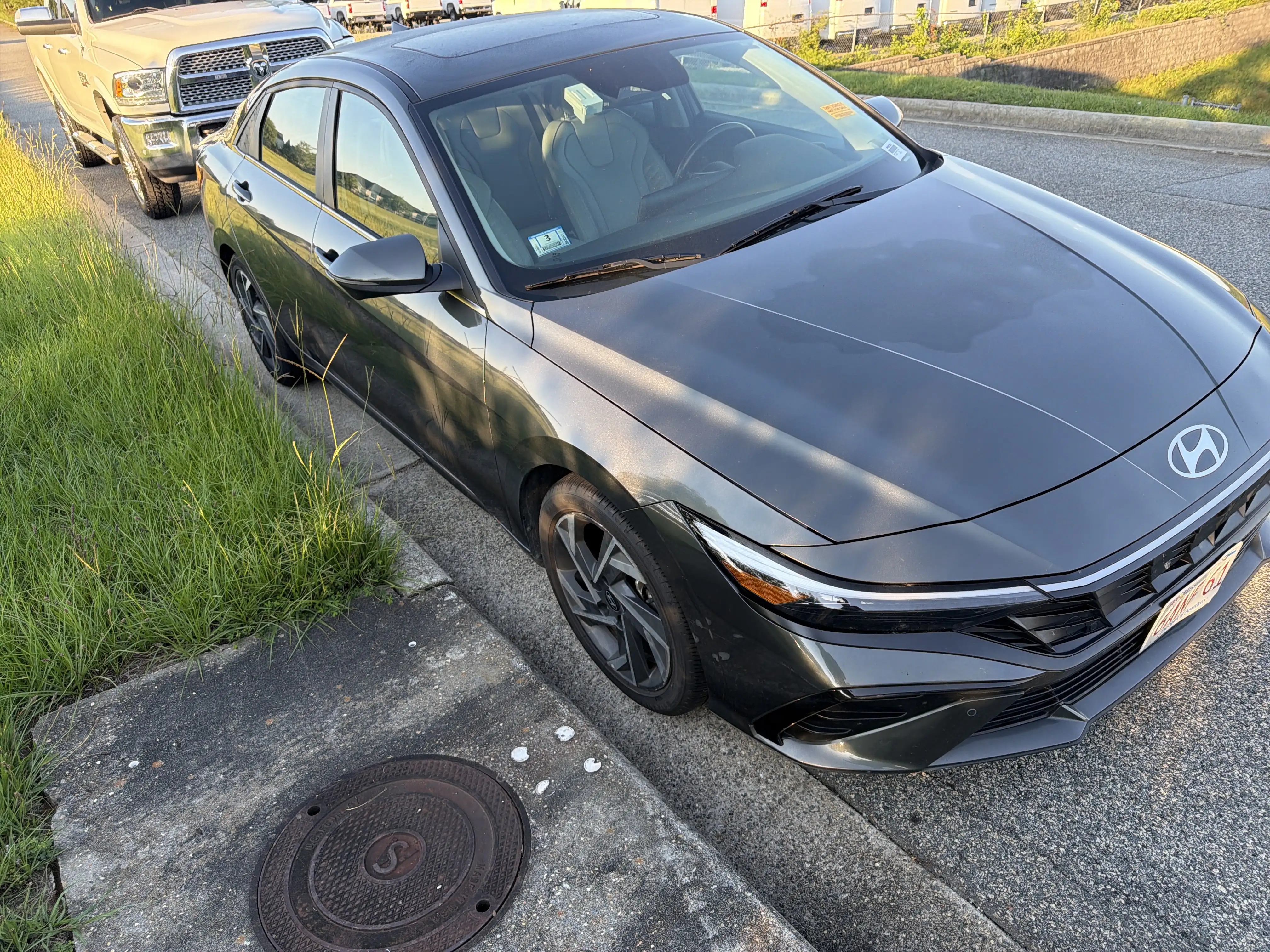 2024 Hyundai Elantra 2.0 Limited IVT's photo