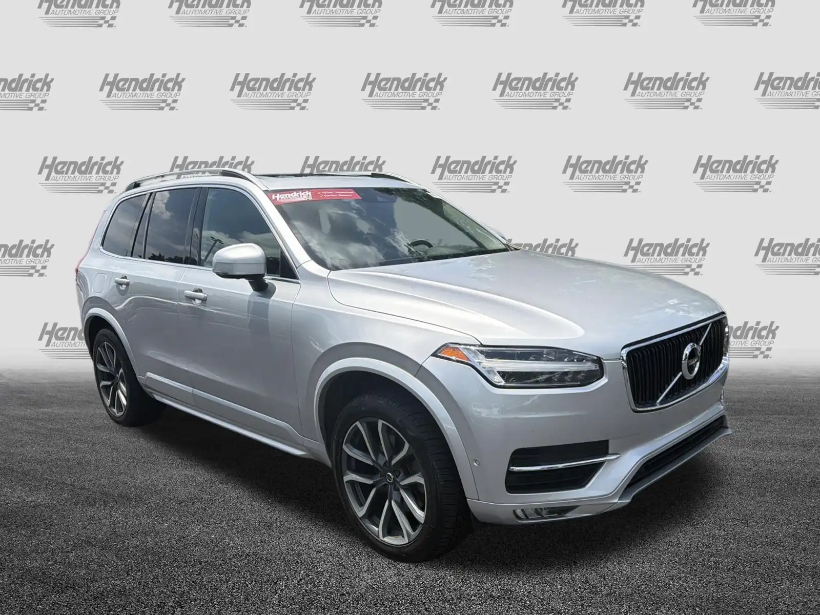 2018 Volvo XC90 T5 AWD Momentum's photo