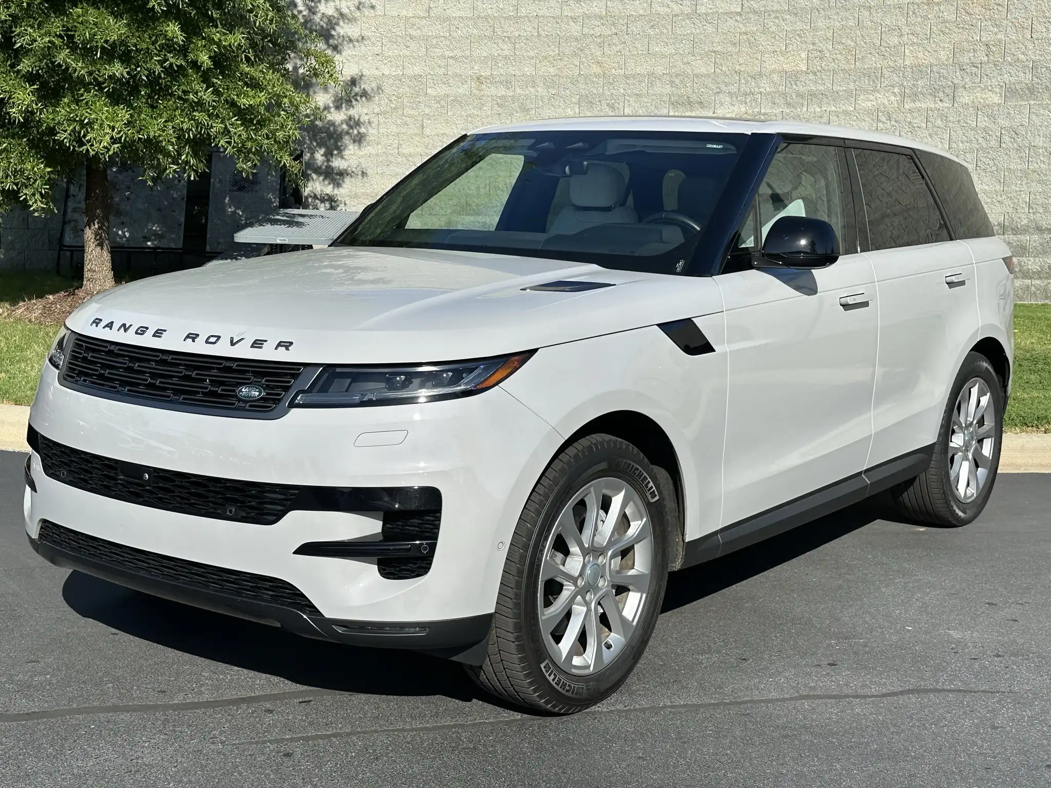 2024 Land Rover Range Rover Sport P360 SE MHEV's photo