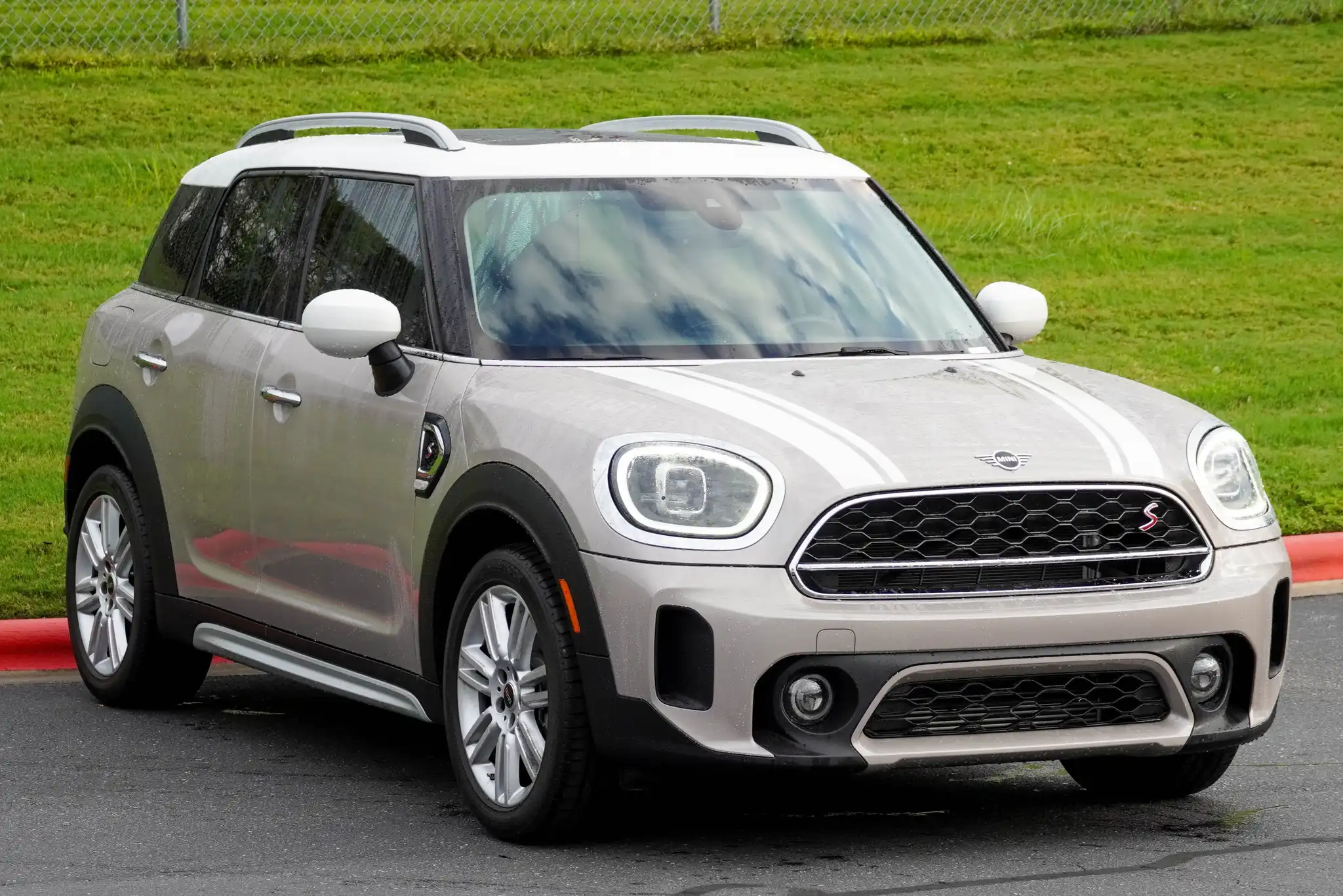 2024 MINI Countryman Cooper S's photo