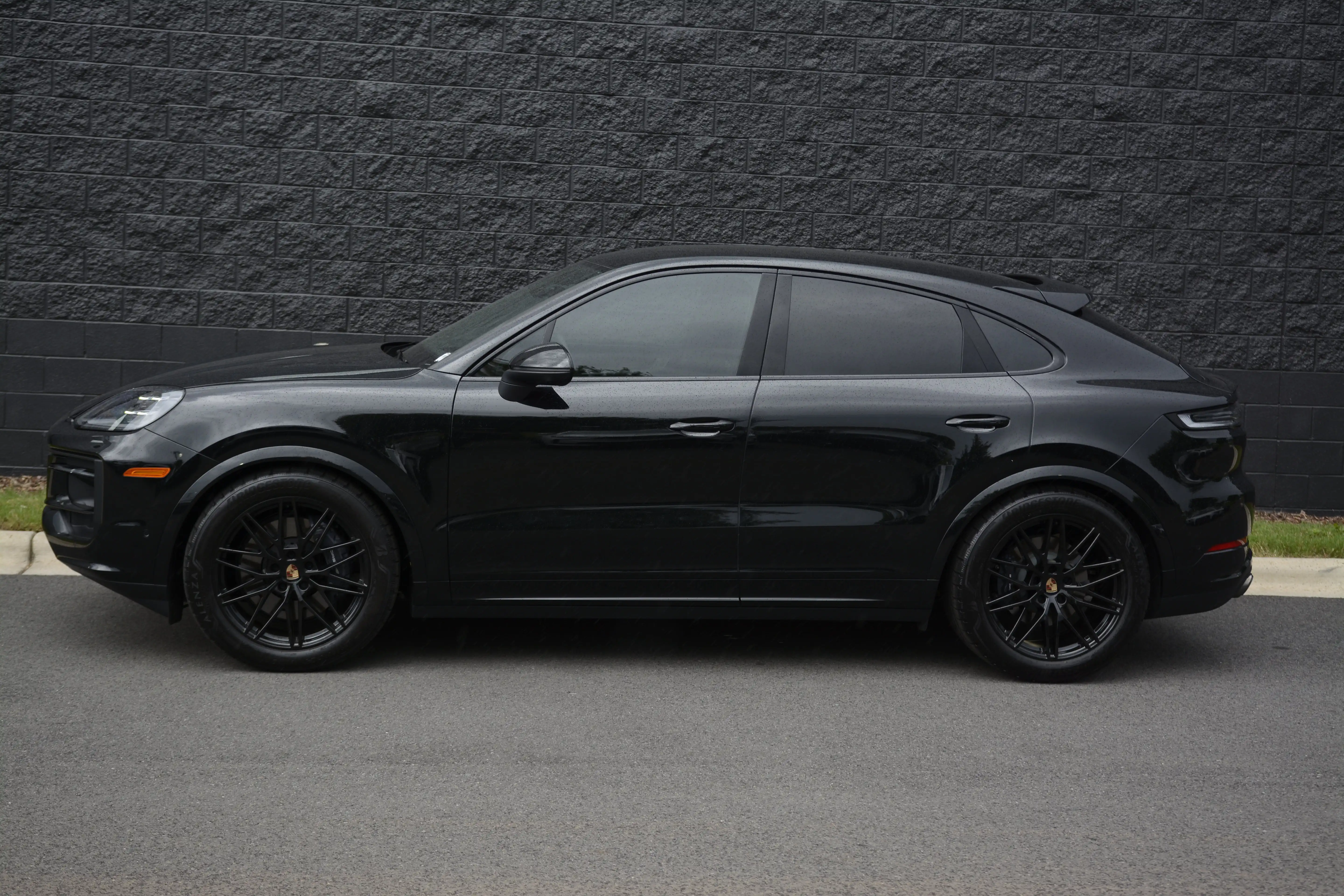 2026 Porsche Cayenne Base's photo