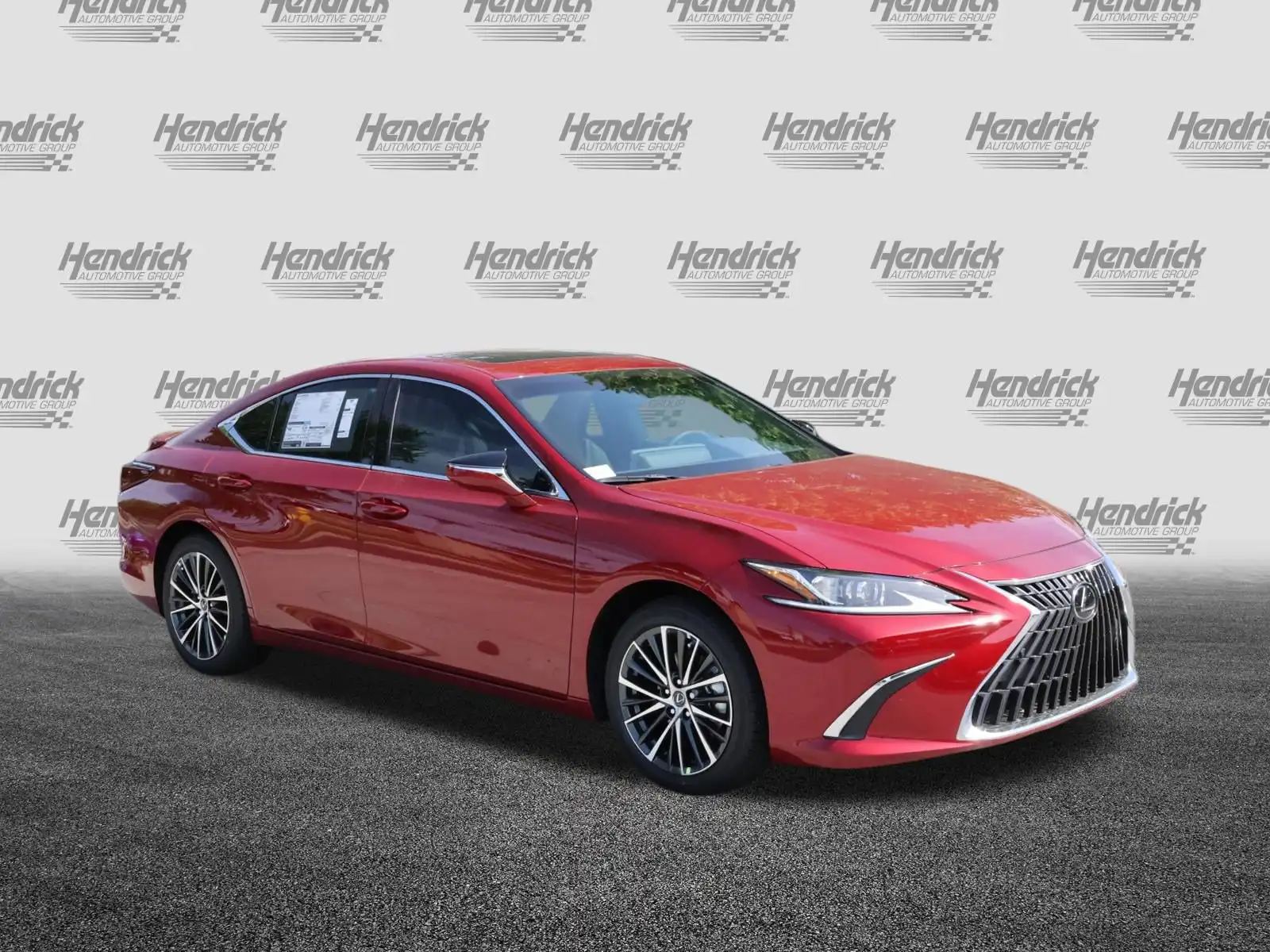 2025 Lexus ES 300h 300h's photo