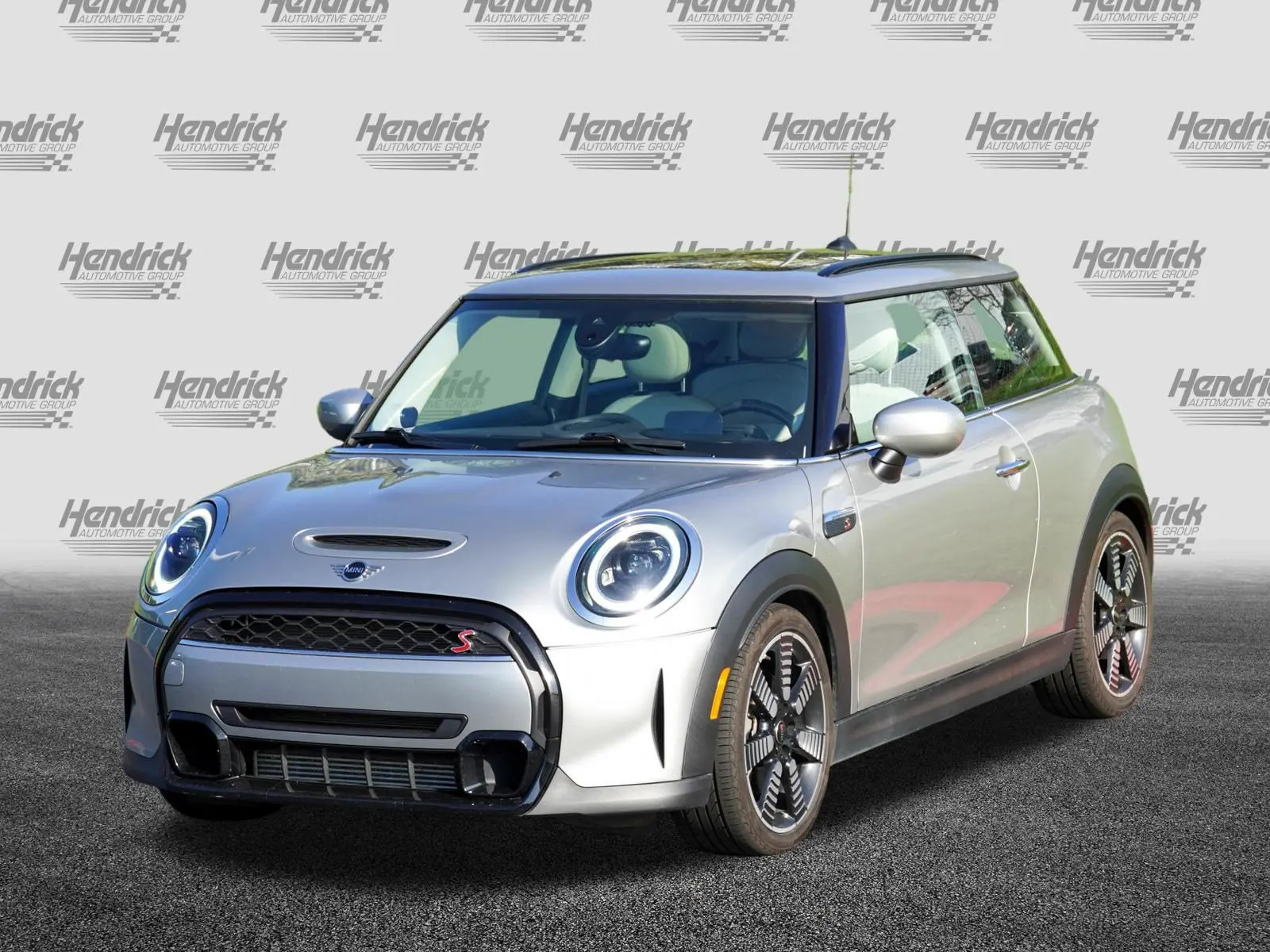 2024 MINI Hardtop Cooper S photo 4