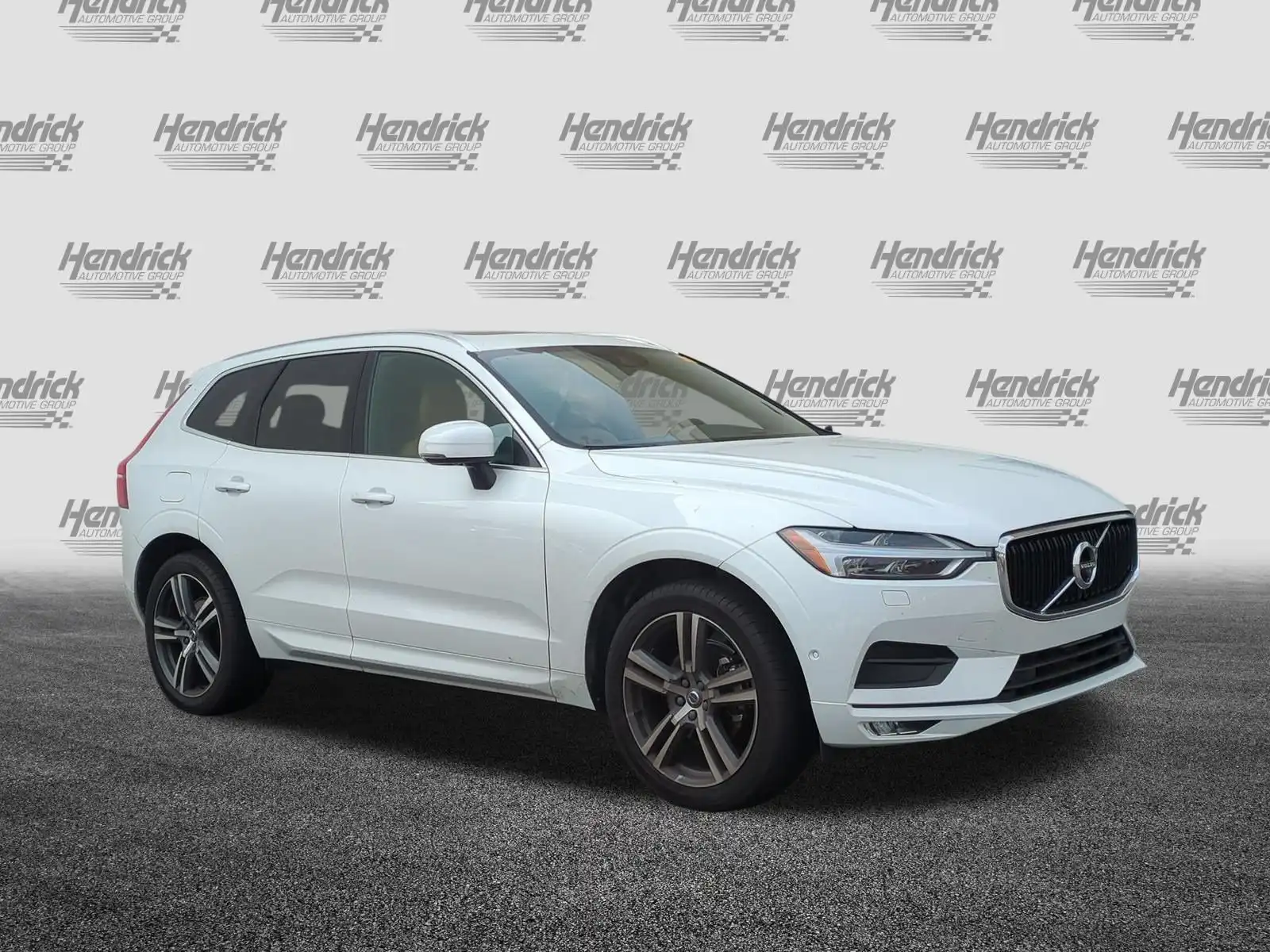 2019 Volvo XC60 T5 Momentum FWD's photo