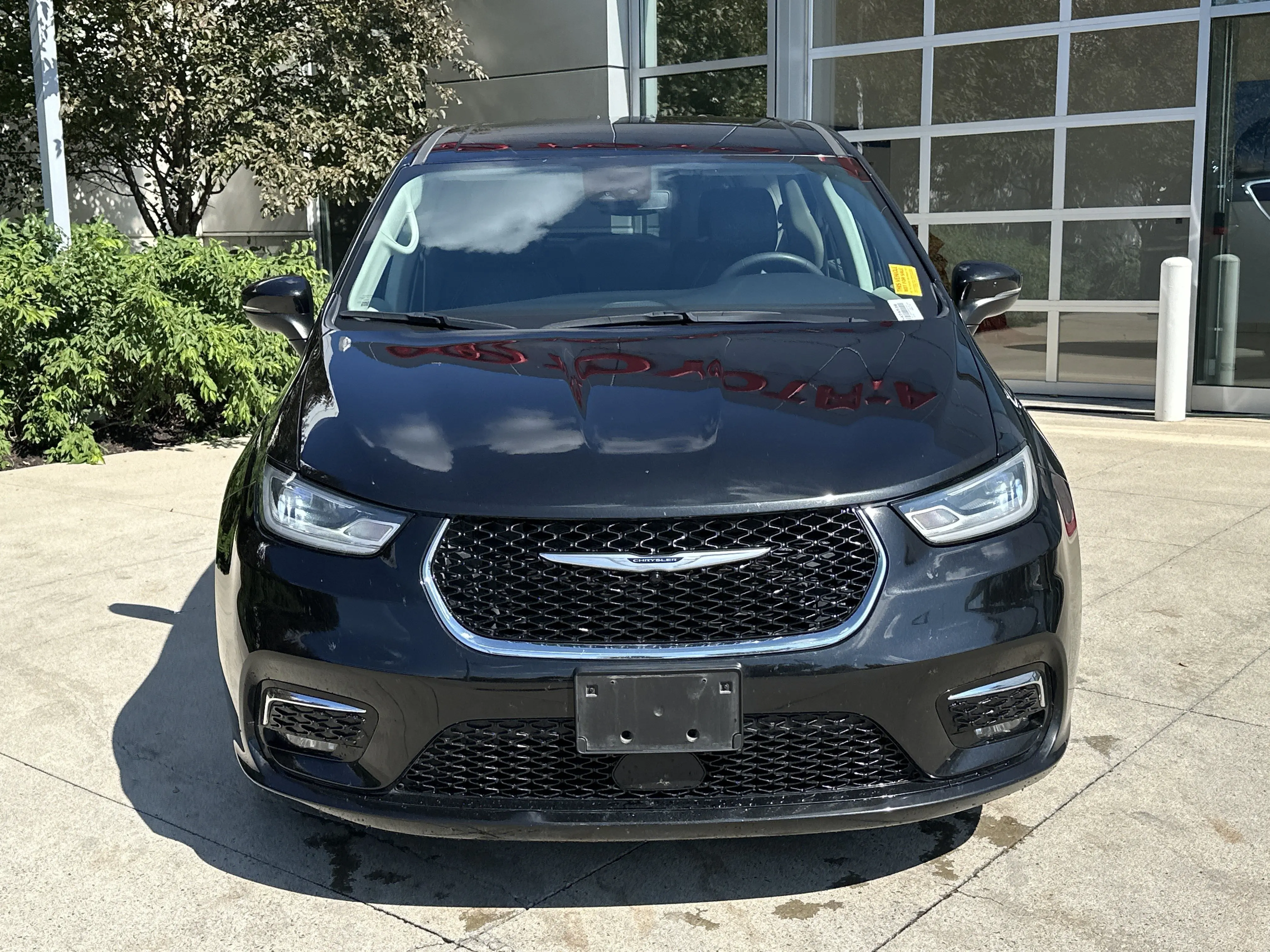 2023 Chrysler Pacifica Touring L photo 4