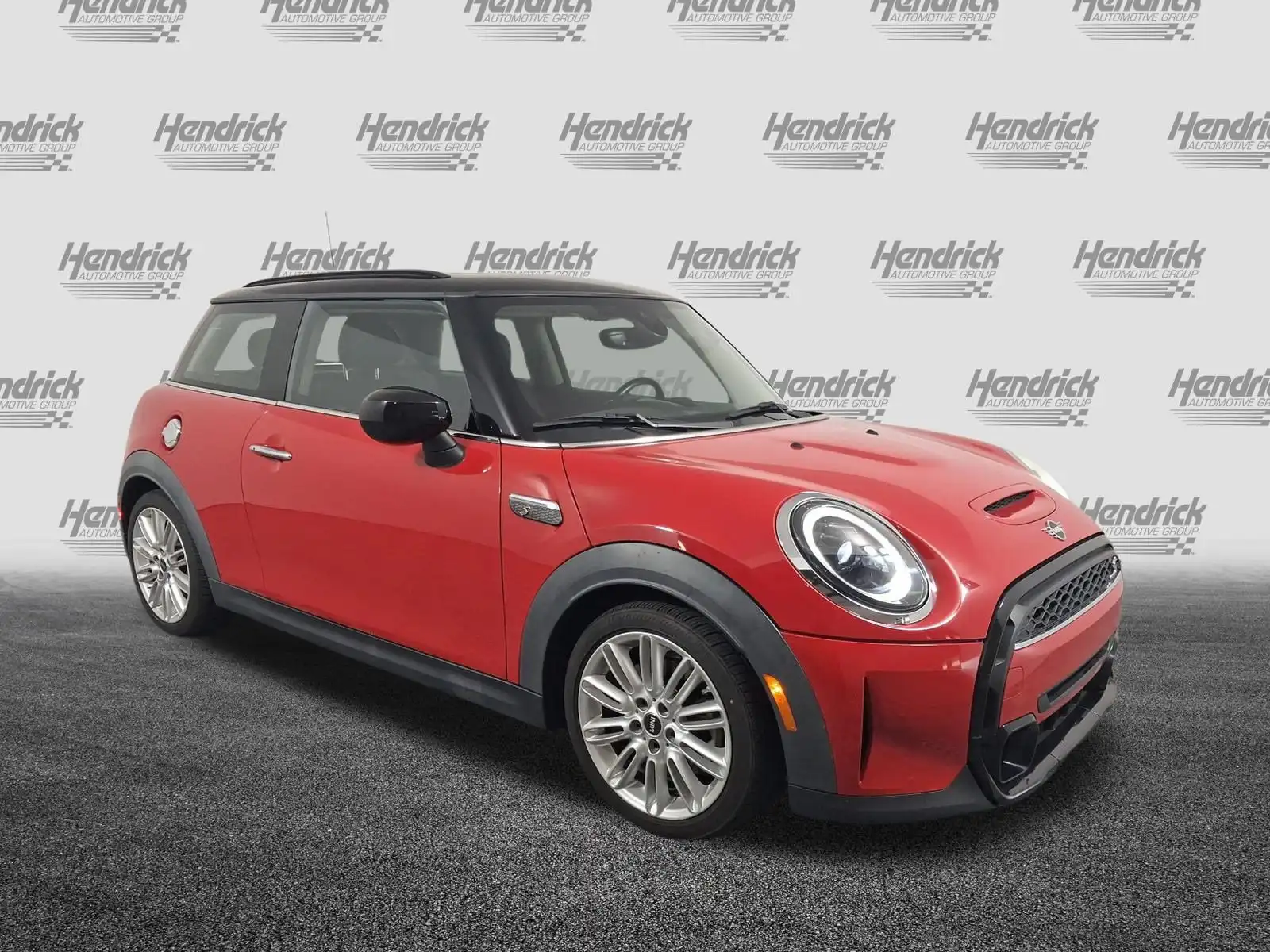 2022 MINI Hardtop Cooper S's photo