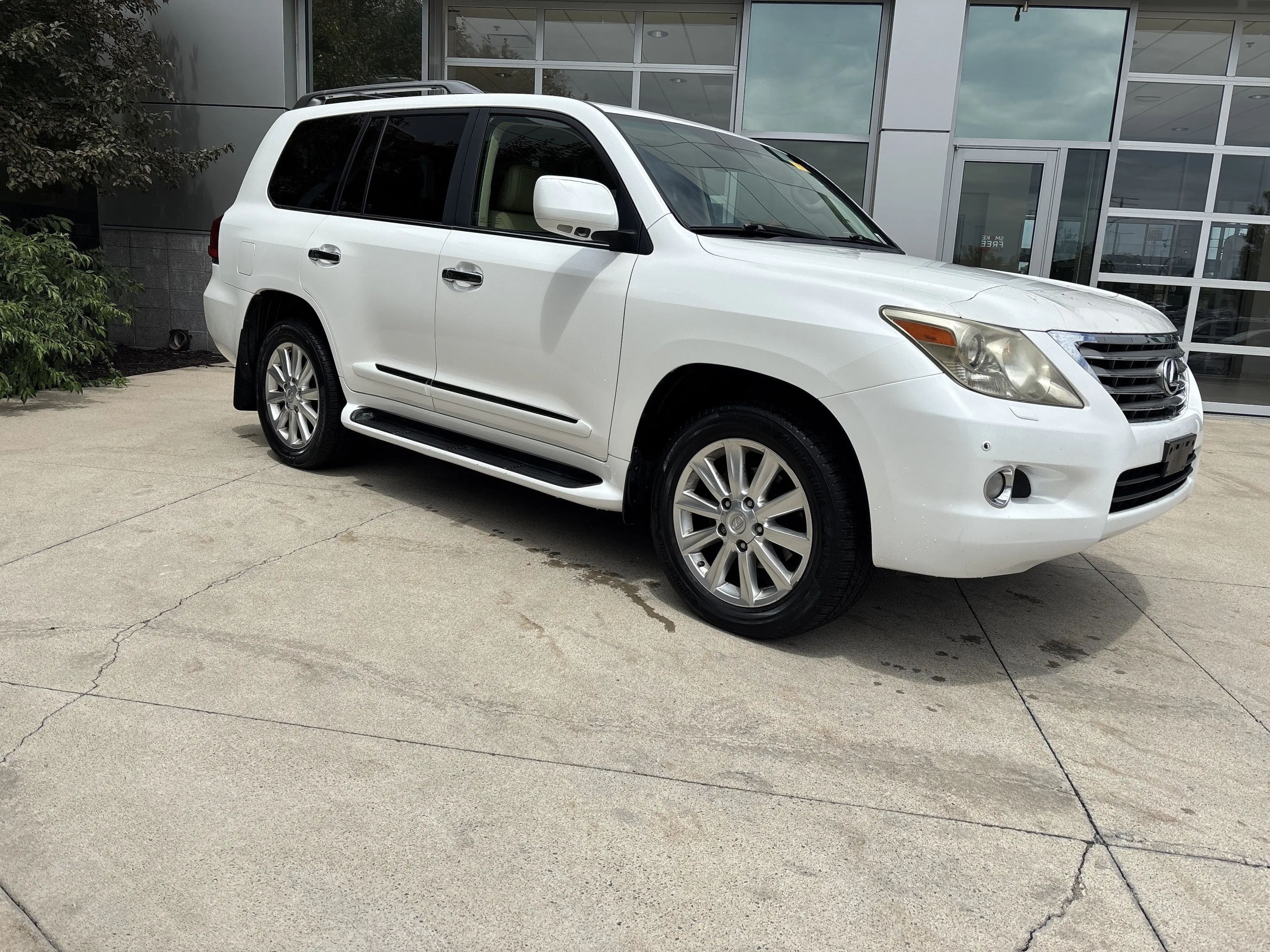 2008 Lexus LX 600 570's photo