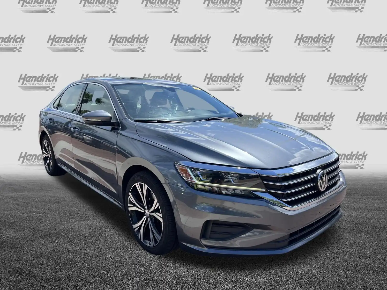 2021 Volkswagen Passat 2.0T SE Auto's photo