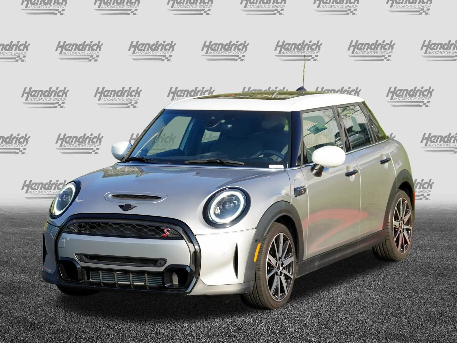 2024 MINI Hardtop Cooper S photo 4