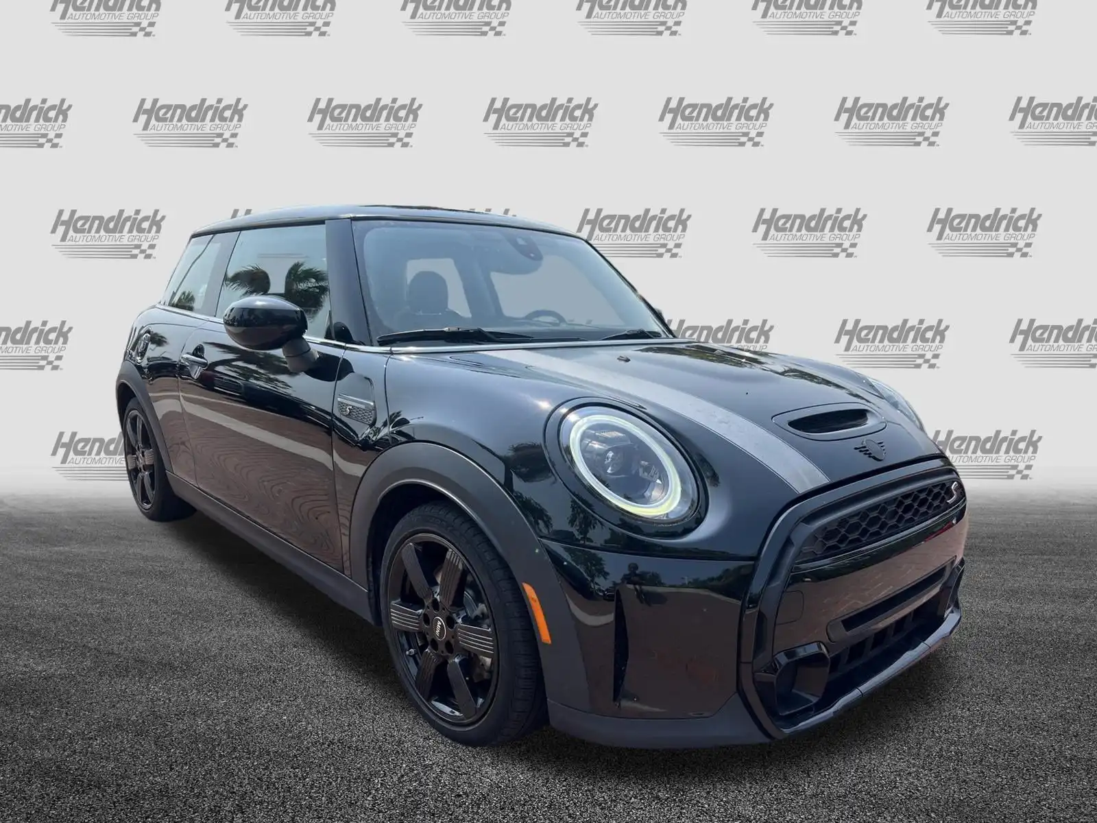 2024 MINI Hardtop Cooper S's photo