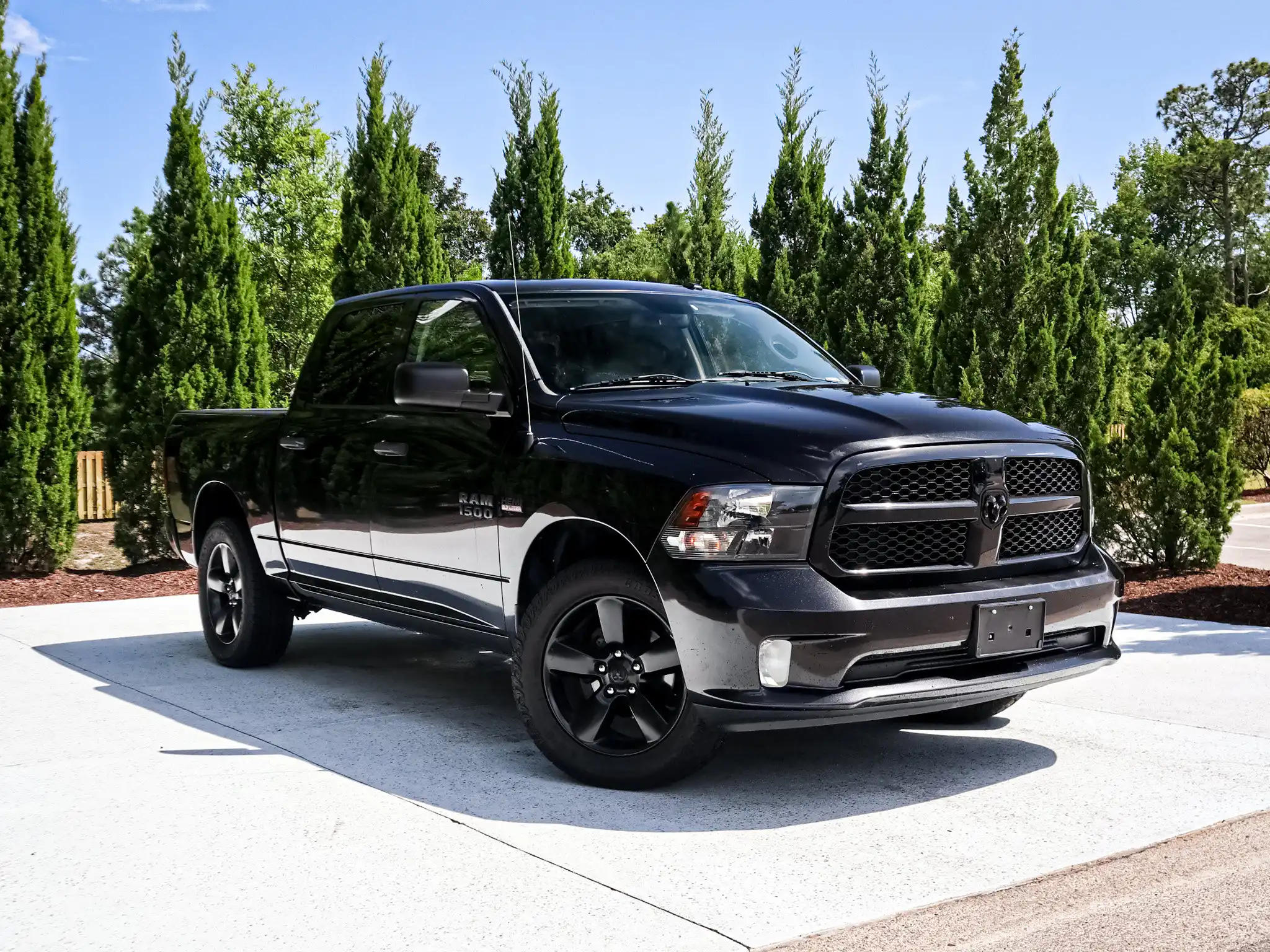2015 RAM 1500 Express 4x4 Crew Cab's photo